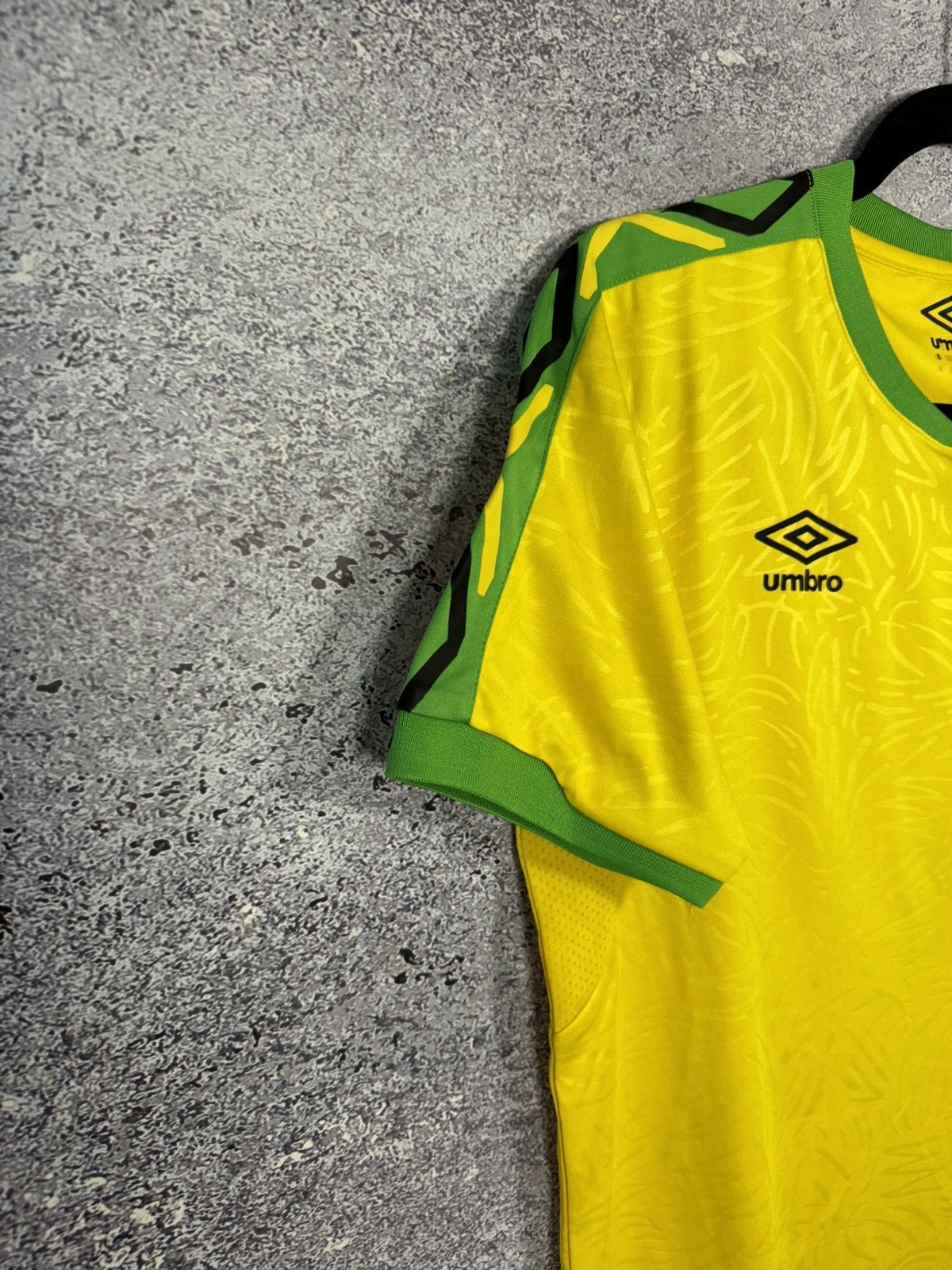 Umbro × Vintage Vintage Jamaica National Team 2018 Umbro Jersey Size US S / EU 44-46 / 1 - 5 Thumbnail