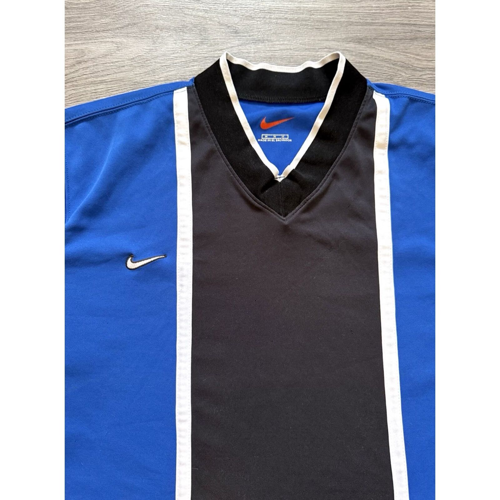 Nike VINTAGE Nike Jersey Shirt Men M 90s Blue Black Nike Template V-Neck Jersey Shirt Mens 90s Vintage Sports Football Soccer Basketball Size US M / EU 48-50 / 2 - 3 Thumbnail