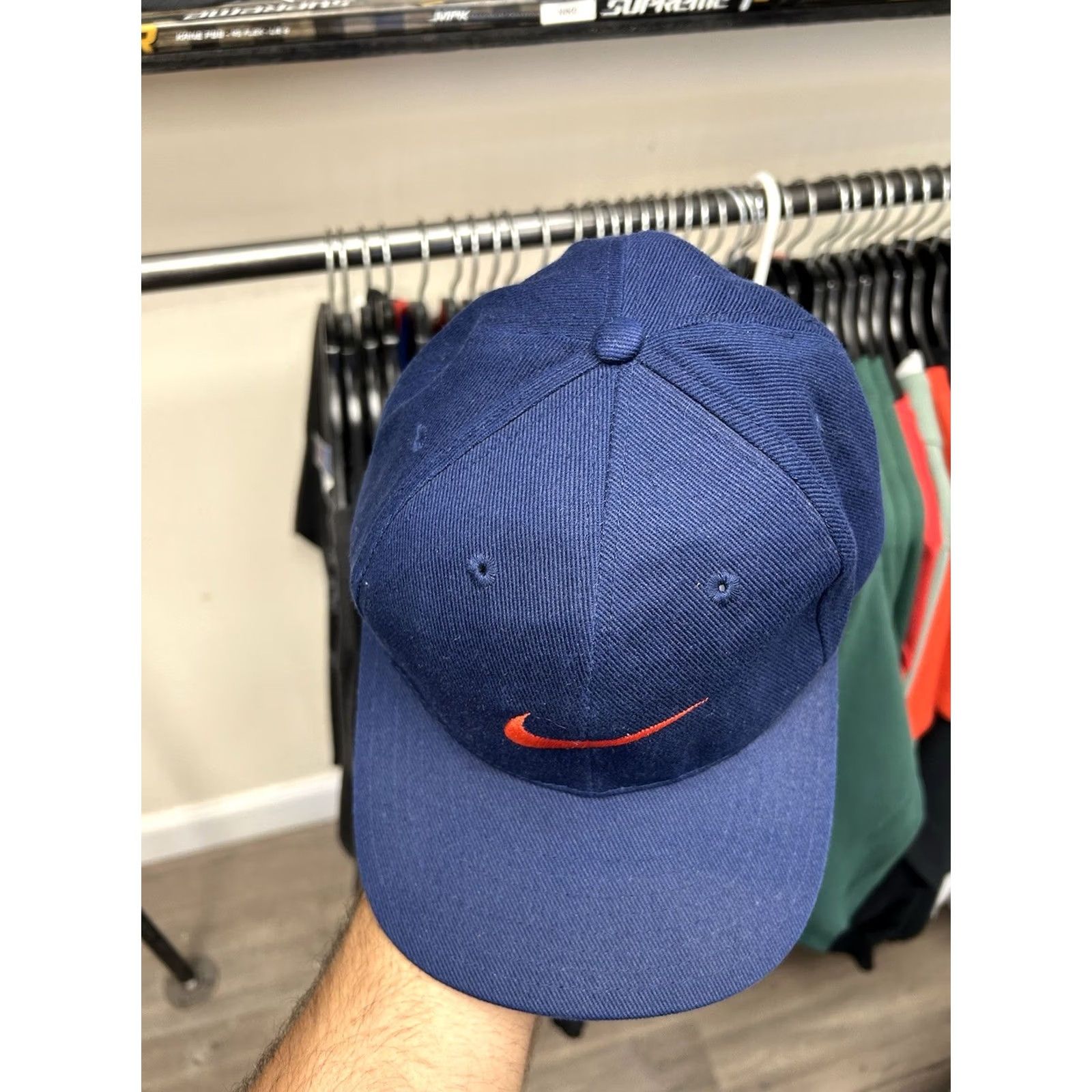 Nike VINTAGE Nike SnapBack Hat 90s Swoosh Logo Embroidered Navy/Red Taiwan One Size Unisex Adults Size ONE SIZE - 5 Thumbnail