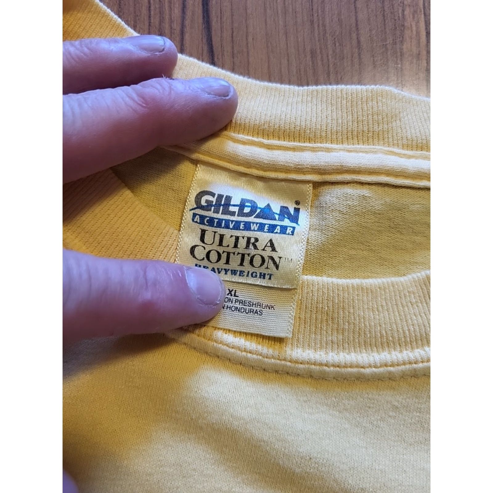 Gildan Gildan T-Shirt Lake Tahoe Incline Village Graphic Print Double Sided Yellow XL Men Casual Short Sleeve Crew Neck 24" Pit 30" Length Size US XL / EU 56 / 4 - 7 Thumbnail