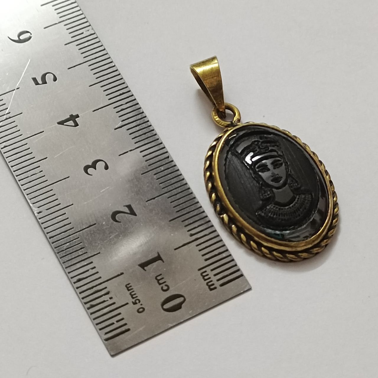 Handmade Vintage copper pendant hematite stone Egyptian Queen design Size ONE SIZE - 5 Thumbnail