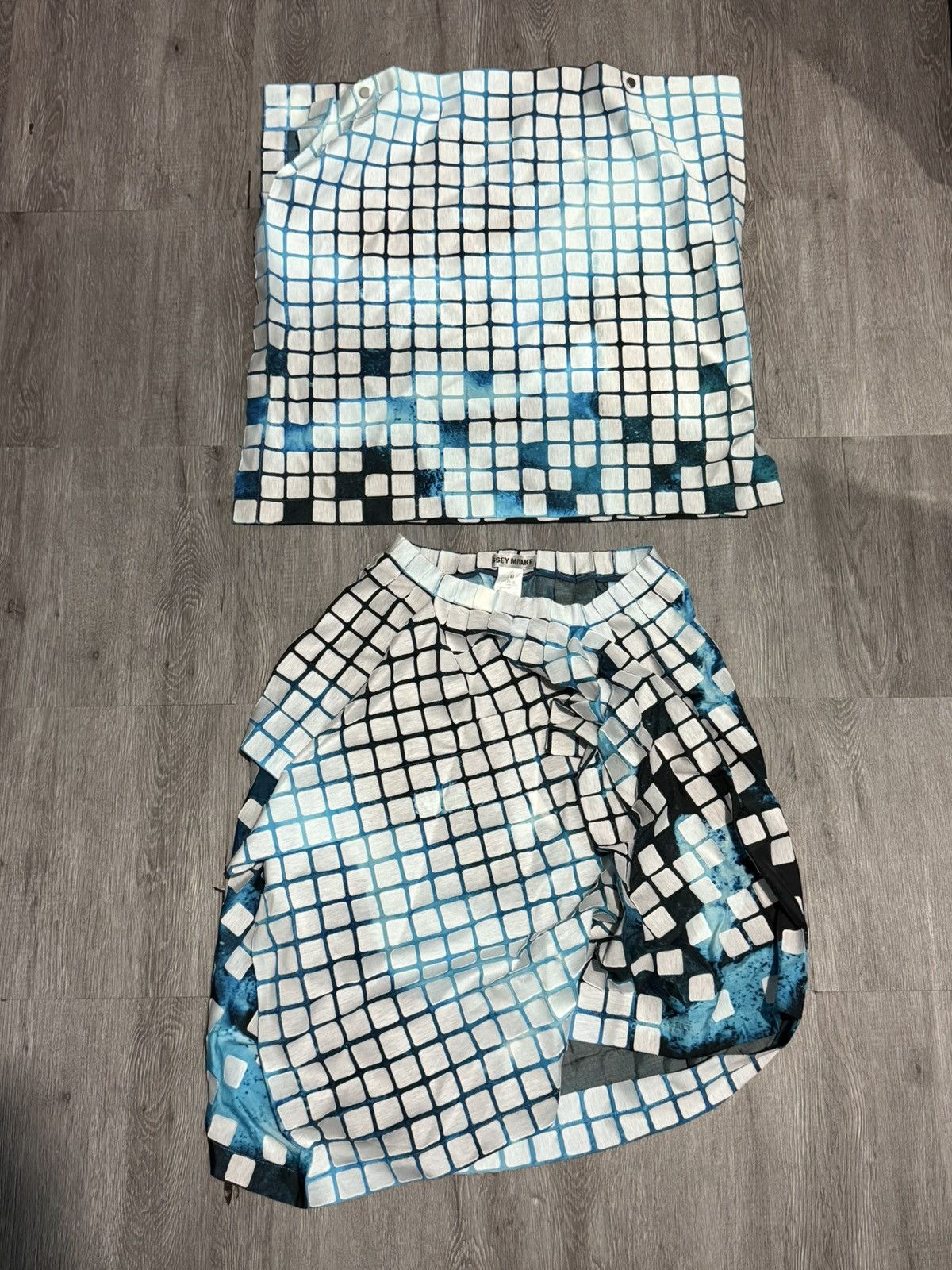 Issey Miyake CATWALK IMAGERY: ISSEY MIYAKE S/S 18 WOMENSWEAR Size S / US 4 / IT 40 - 3 Thumbnail