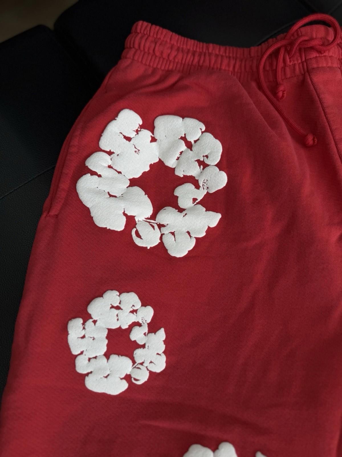 DENIM TEARS Denim Tears Cotton Wreath Shorts Red |BRAND NEW| AUTHENTIC| Size US 32 / EU 48 - 6 Thumbnail