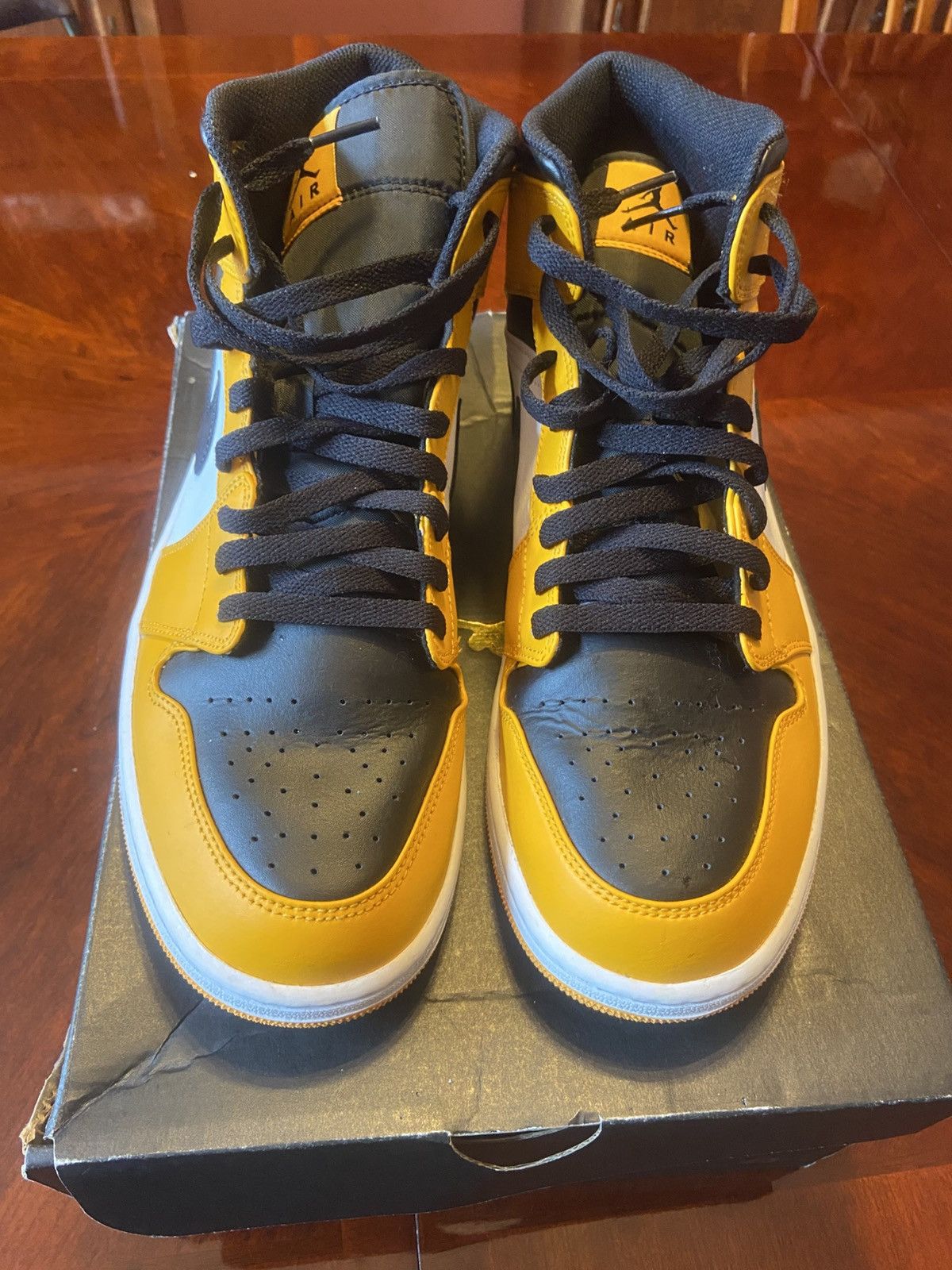 Jordan Brand Air Jordan 1 mid taxi Size US 12.5 / EU 45-46 - 3 Thumbnail