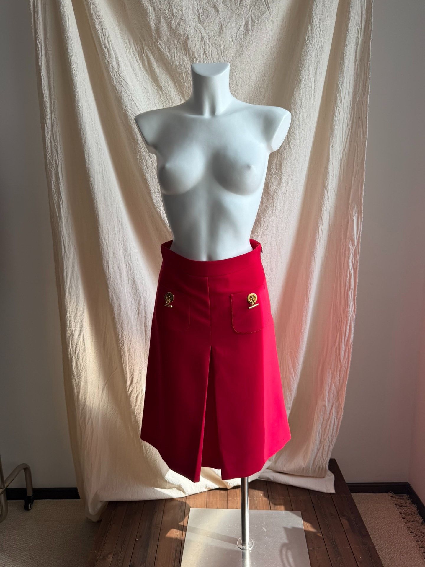 Moschino MOSCHINO Red Midi Skirt Size 27" / US 4 / IT 40 - 1 Thumbnail