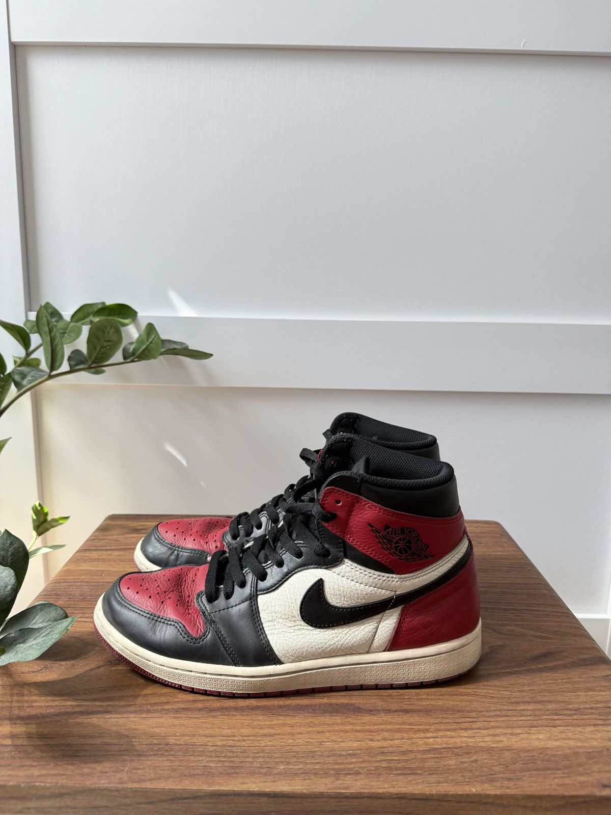 Jordan Brand Jordan 1 High Bred Toe Size US 9.5 / EU 42-43 - 4 Thumbnail