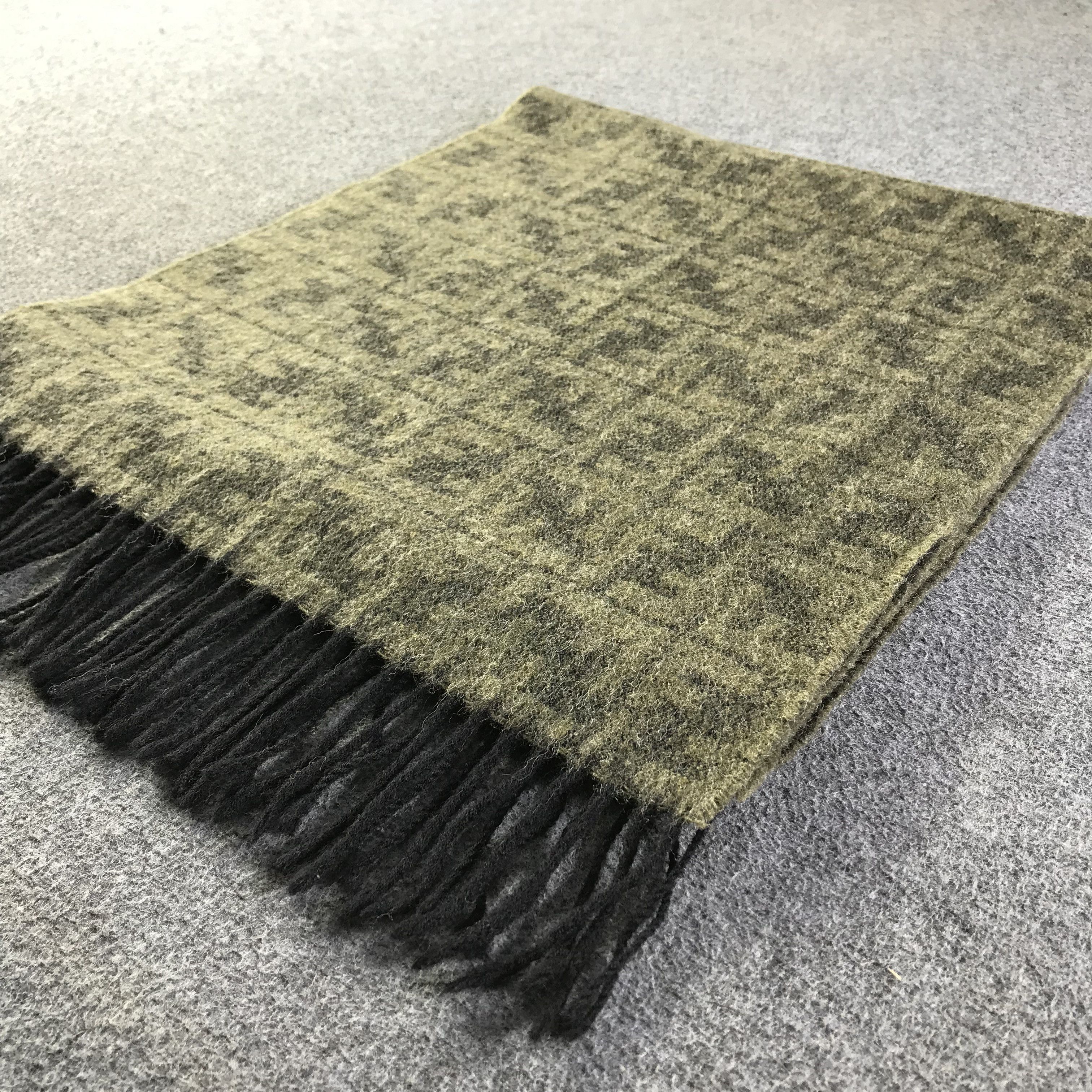 Fendi Fendi Scarf / Muffler / Neckwear SS1468 Size ONE SIZE - 3 Thumbnail
