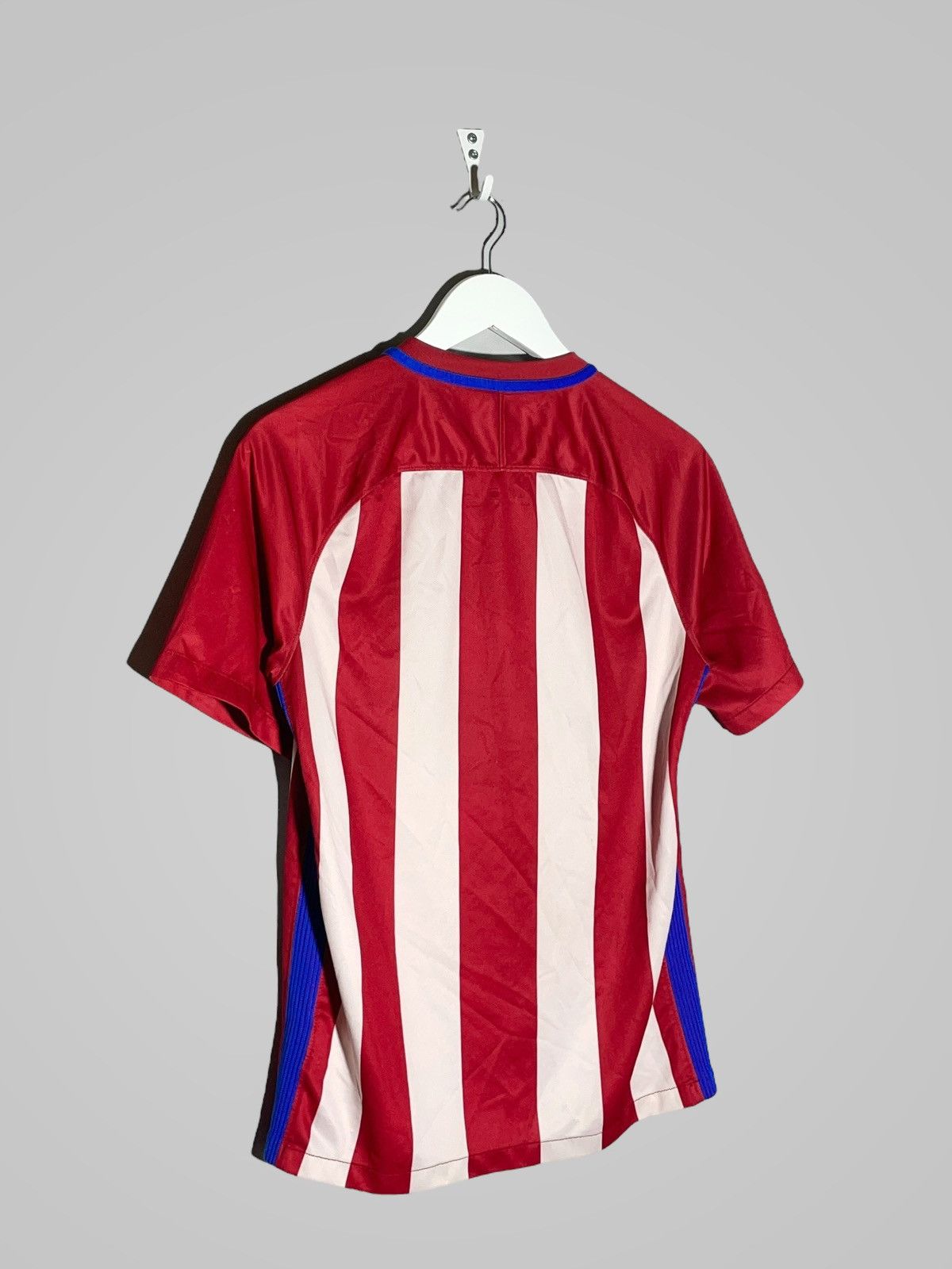 Nike Atletico Madrid Nike 2016/17 Home Football Shirt Size US S / EU 44-46 / 1 - 9 Thumbnail