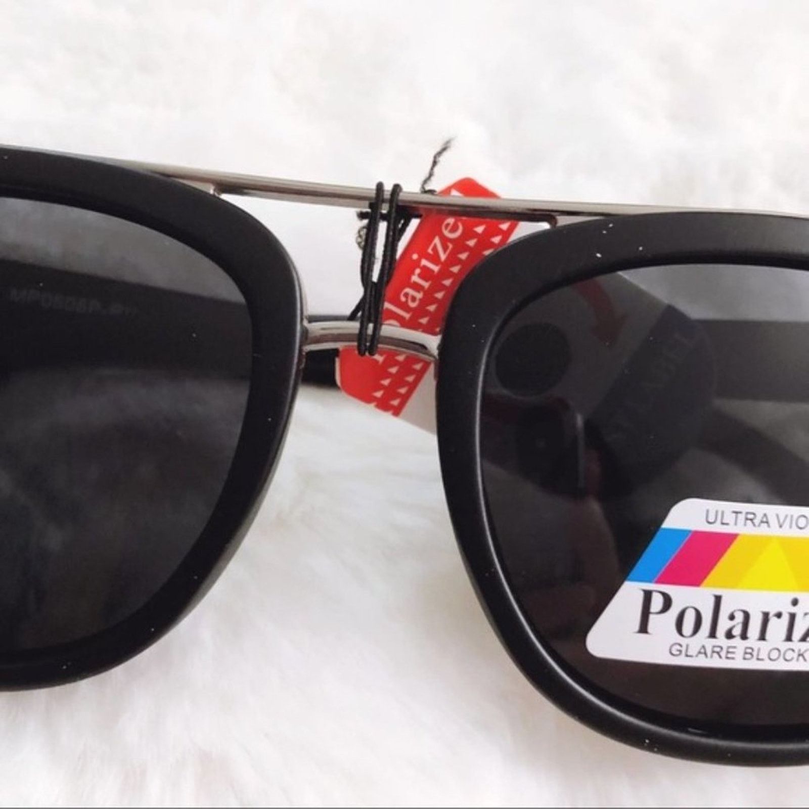 Other Lyle Matte Black Polarized Sunglasses Size ONE SIZE - 4 Thumbnail