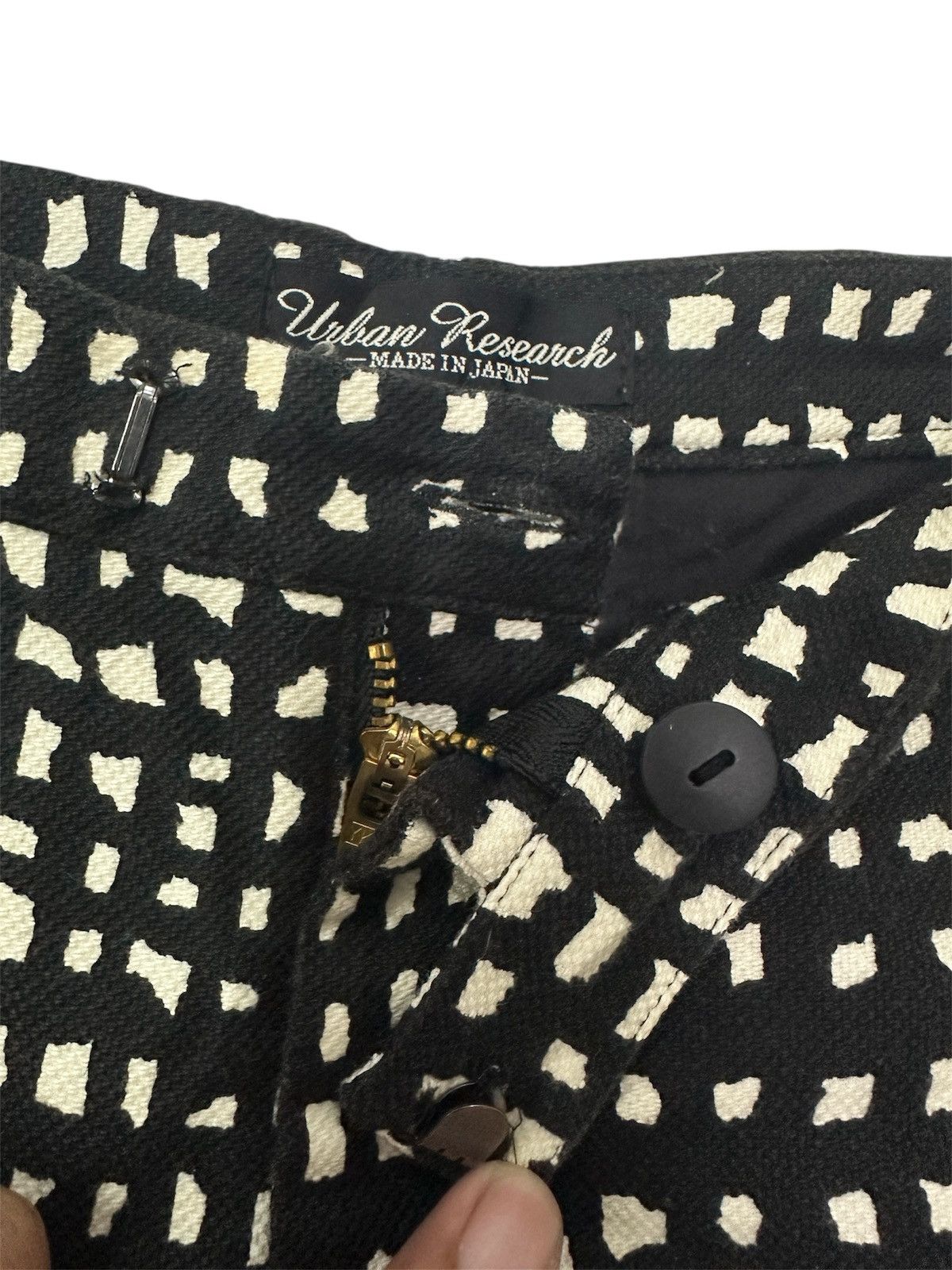 Japanese Brand × URBAN RESEARCH DOORS Vintage Japanese Urban Research Abstract Black & White Pants Size US 28 / EU 44 - 8 Thumbnail