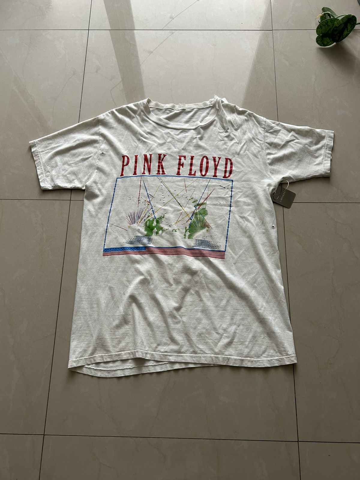 Vintage Pink Floyd Concert Tee Size US XXL / EU 58 / 5 - 1 Thumbnail