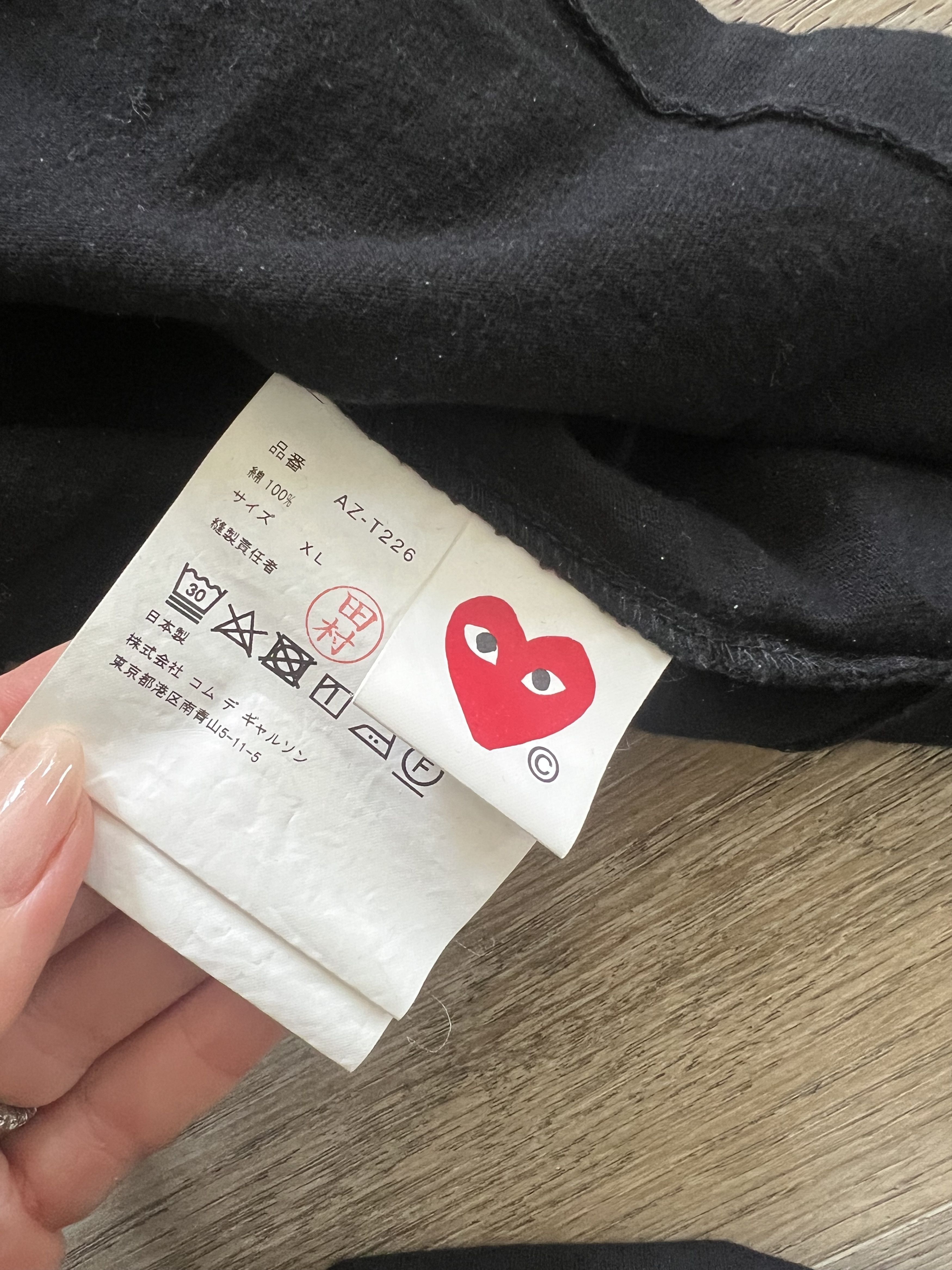 Comme des Garcons Double Heart Patch T Shirt Size US XL / EU 56 / 4 - 9 Thumbnail