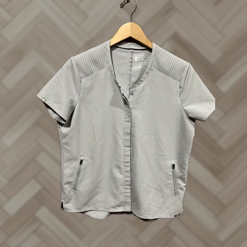 Vintage Figs Womens Limbe Pintuck Scrub Top Gray Size S Shirt Adult Women 26 in Length 20 in Pit to Pit Scrub Top Solid Size S / US 4 / IT 40 - 1 Thumbnail