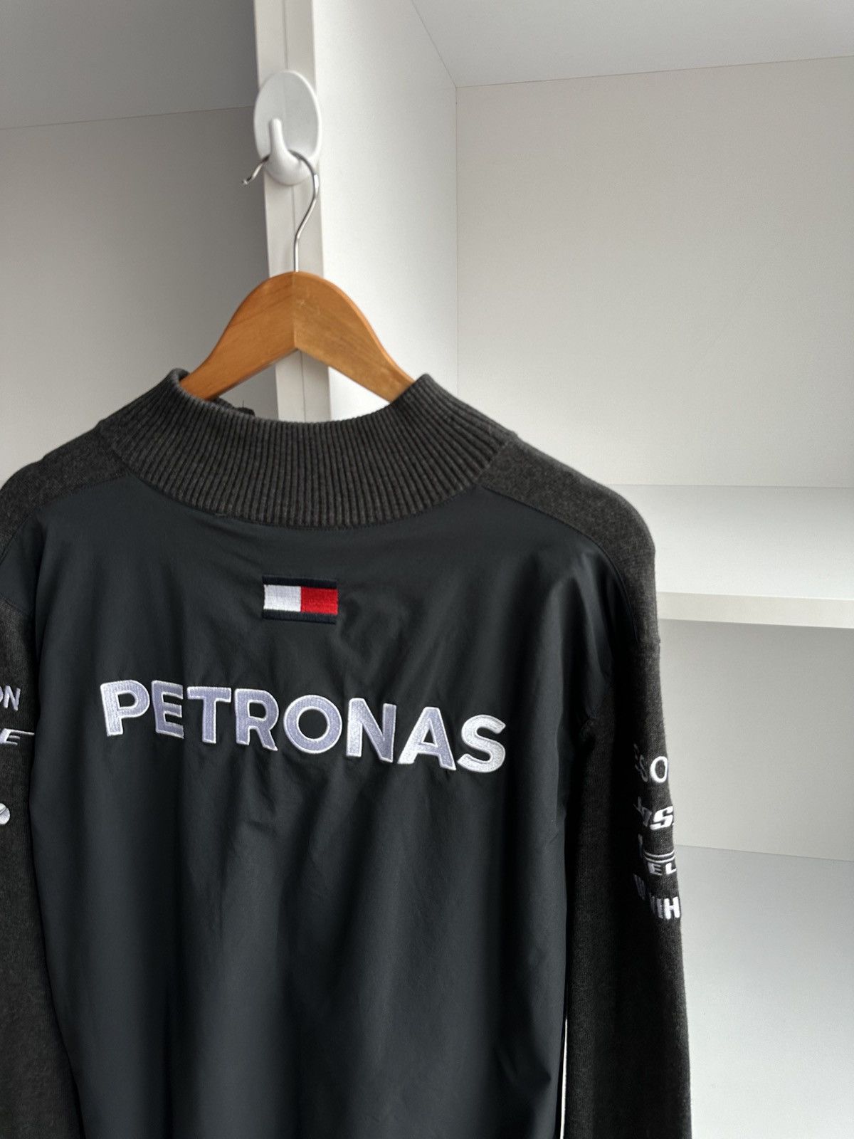 Formula 1 × Vintage Vintage AMG Petronas Motosport Racing Sweater Size US XL / EU 56 / 4 - 12 Thumbnail