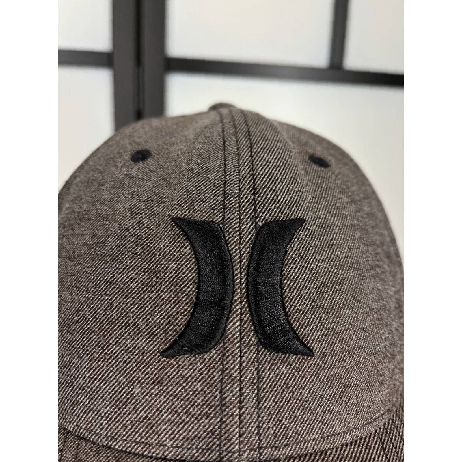 Hurley Hurley Hat Cap Fitted Adult Medium Gray Embroidered Flexfit Skate Rayon Blend Casual Baseball Cap Mens Size ONE SIZE - 2 Thumbnail