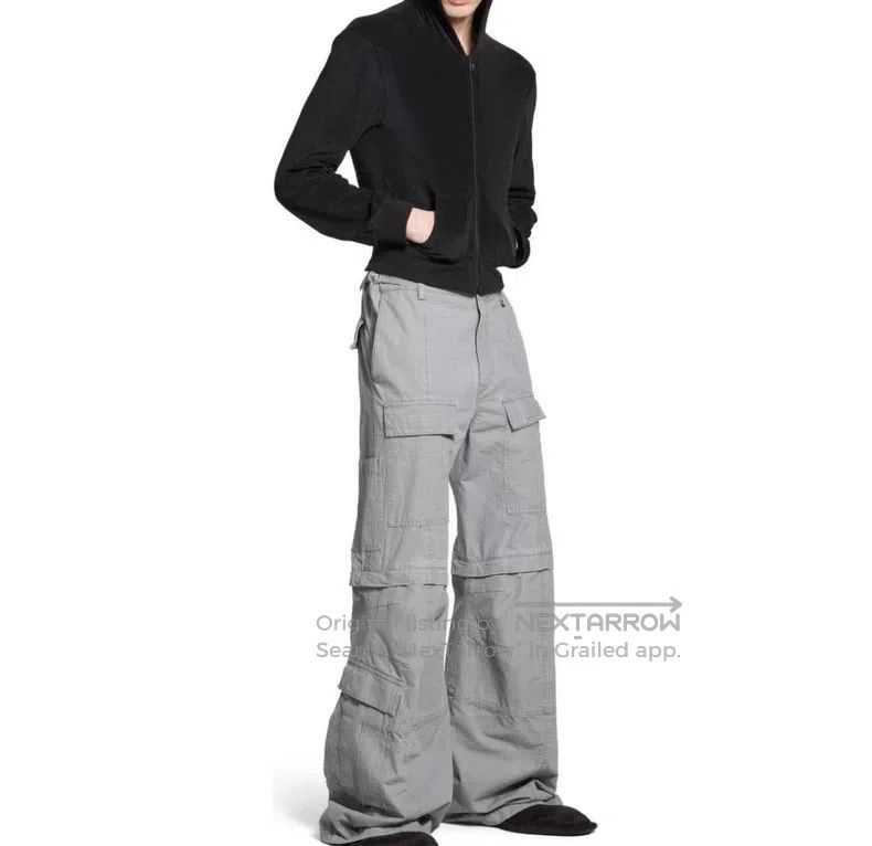 Balenciaga Balenciaga size XS Grey bell bottom cargo work pants Size US 27 - 6 Thumbnail