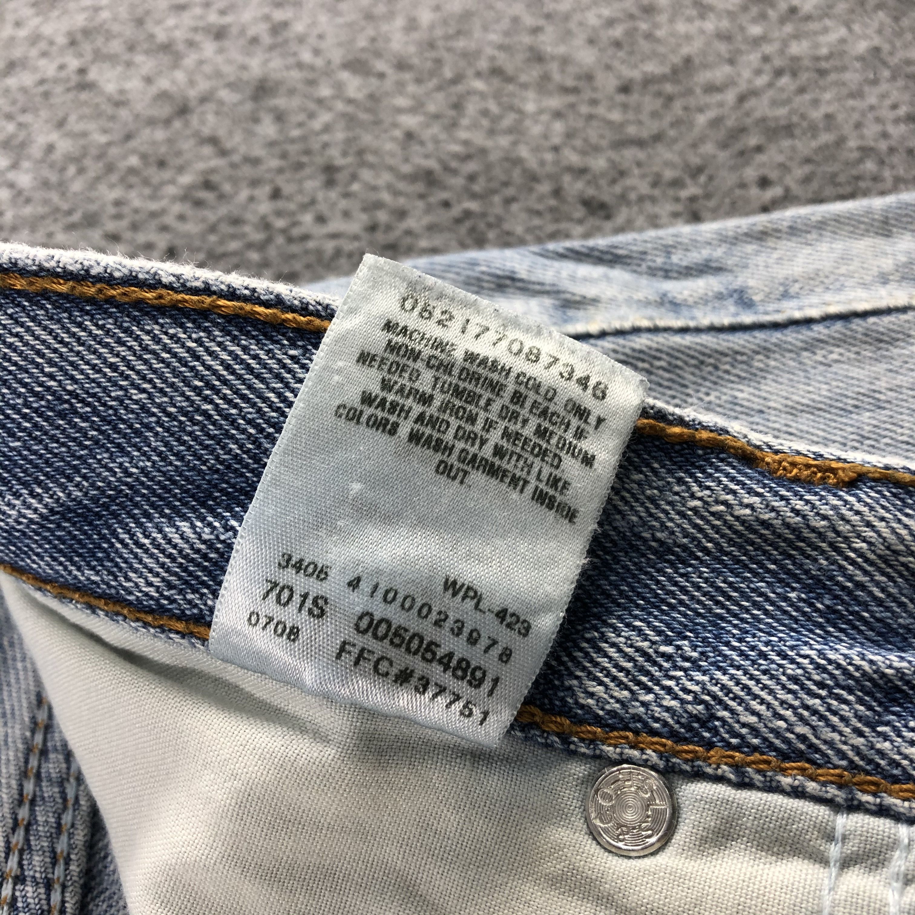 Levi's Vintage Blue Wash Levis 505 Jeans-J1466 Size US 33 - 11 Thumbnail