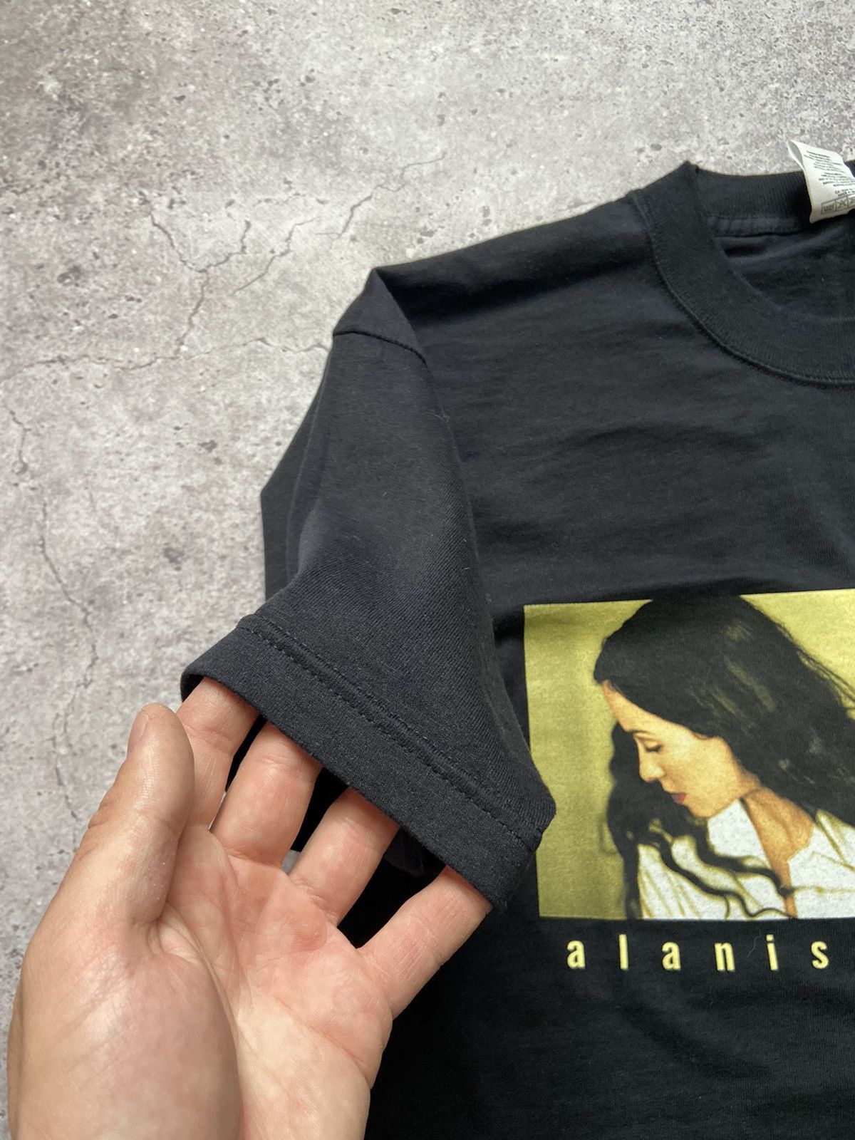 Vintage Vintage Alanis Morissette Junkie Tour 1999 Music Rock Tess Size US L / EU 52-54 / 3 - 4 Thumbnail
