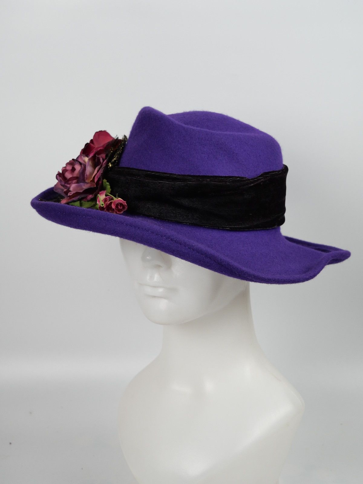 Vintage Vintage Purple Felted Wool Hat With Flowers Made in USA Size ONE SIZE - 4 Thumbnail