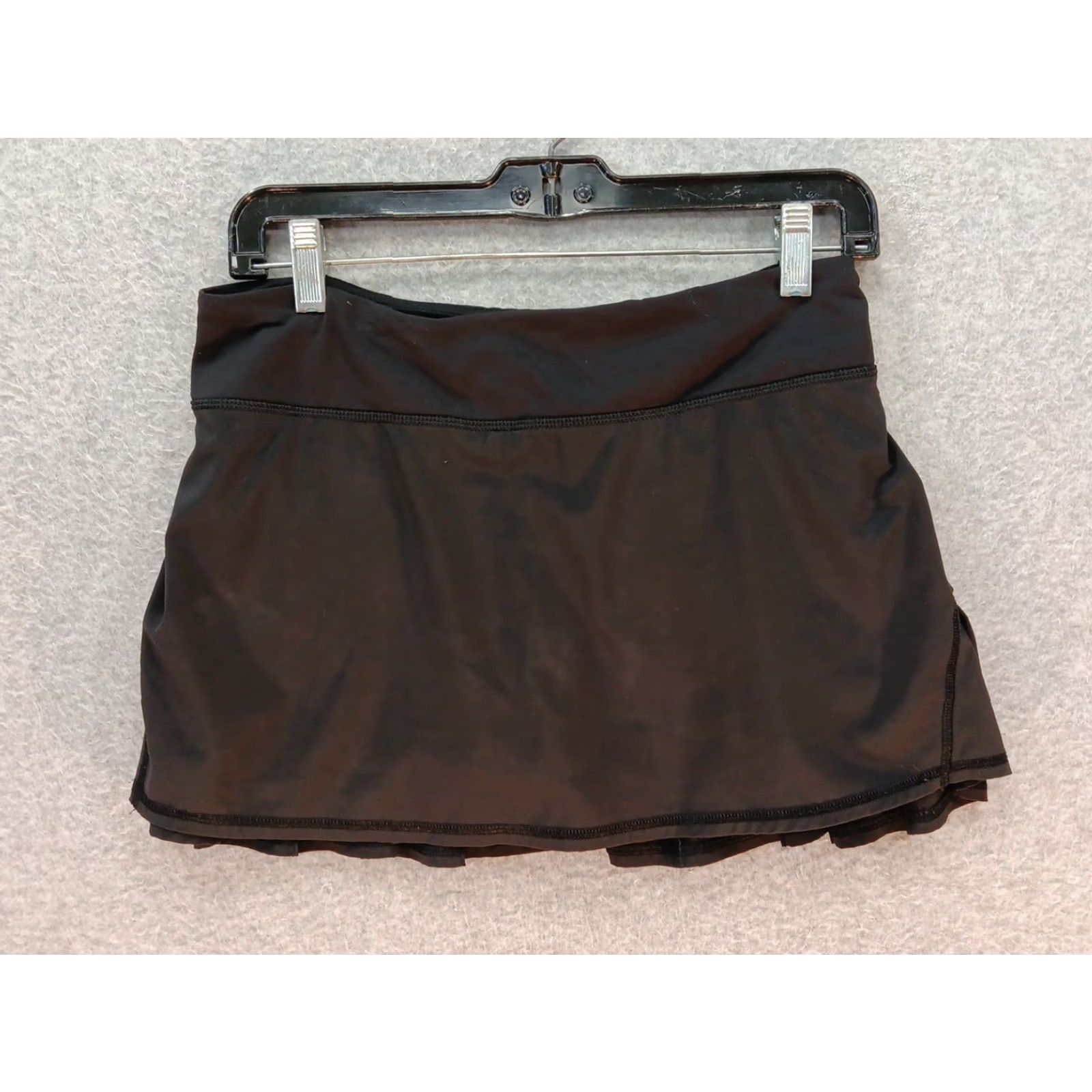 Lululemon Lululemon Pace-Setter Skirt/Skort Women Sz 6 Black Mid Rise Pull On Pockets Zip Pocket Under Shorts Athletic Size ONE SIZE - 6 Thumbnail