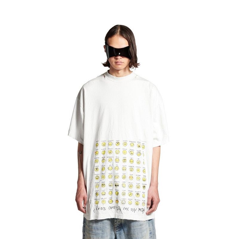 Balenciaga o1in1g0126 How Are You Feeling Today T-Shirt Oversized White Size US M / EU 48-50 / 2 - 5 Thumbnail