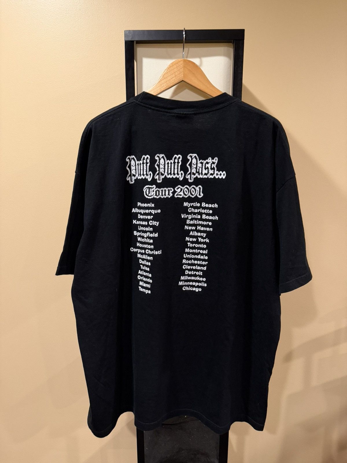 Vintage Vintage Snoop Dogg “Puff, Puff, Pass…” 2001 Tour Rap Tee Size US XXL / EU 58 / 5 - 13 Thumbnail
