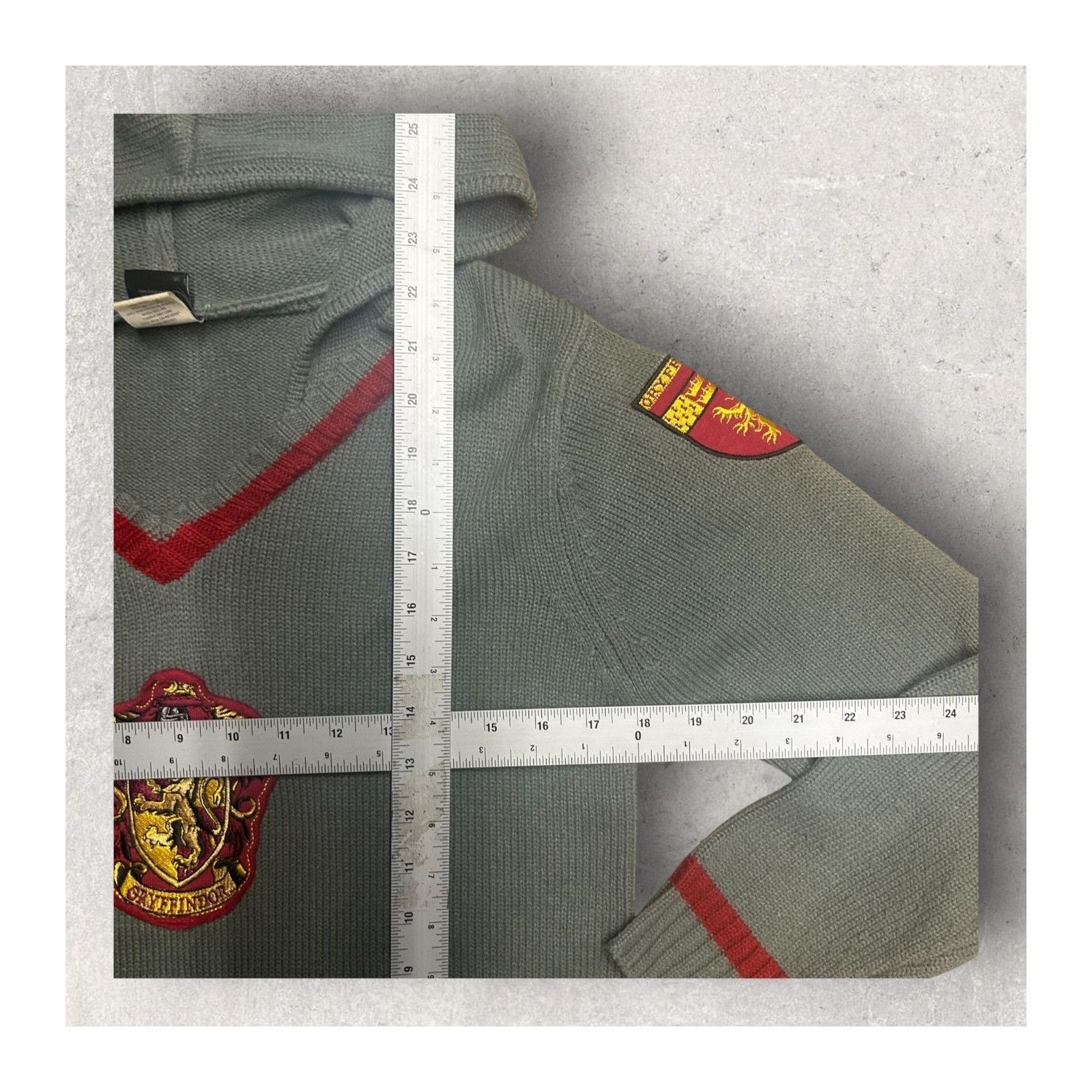 Harry Winston Harry Potter Wizarding World GRYFFINDOR Kids Size Large Gree Size US L / EU 52-54 / 3 - 5 Thumbnail