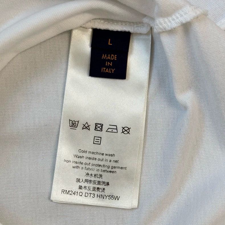 Louis Vuitton Louis Vuitton white embossed pattern short sleeves Size US L / EU 52-54 / 3 - 5 Thumbnail