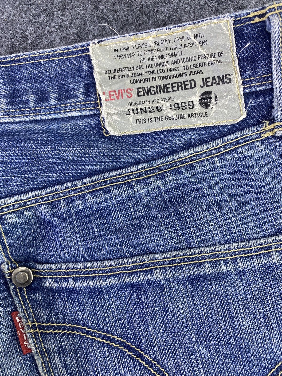 Levi's Vintage Levi's Engineered Jeans Distress Blue Wash - J916 Size US 33 - 11 Thumbnail