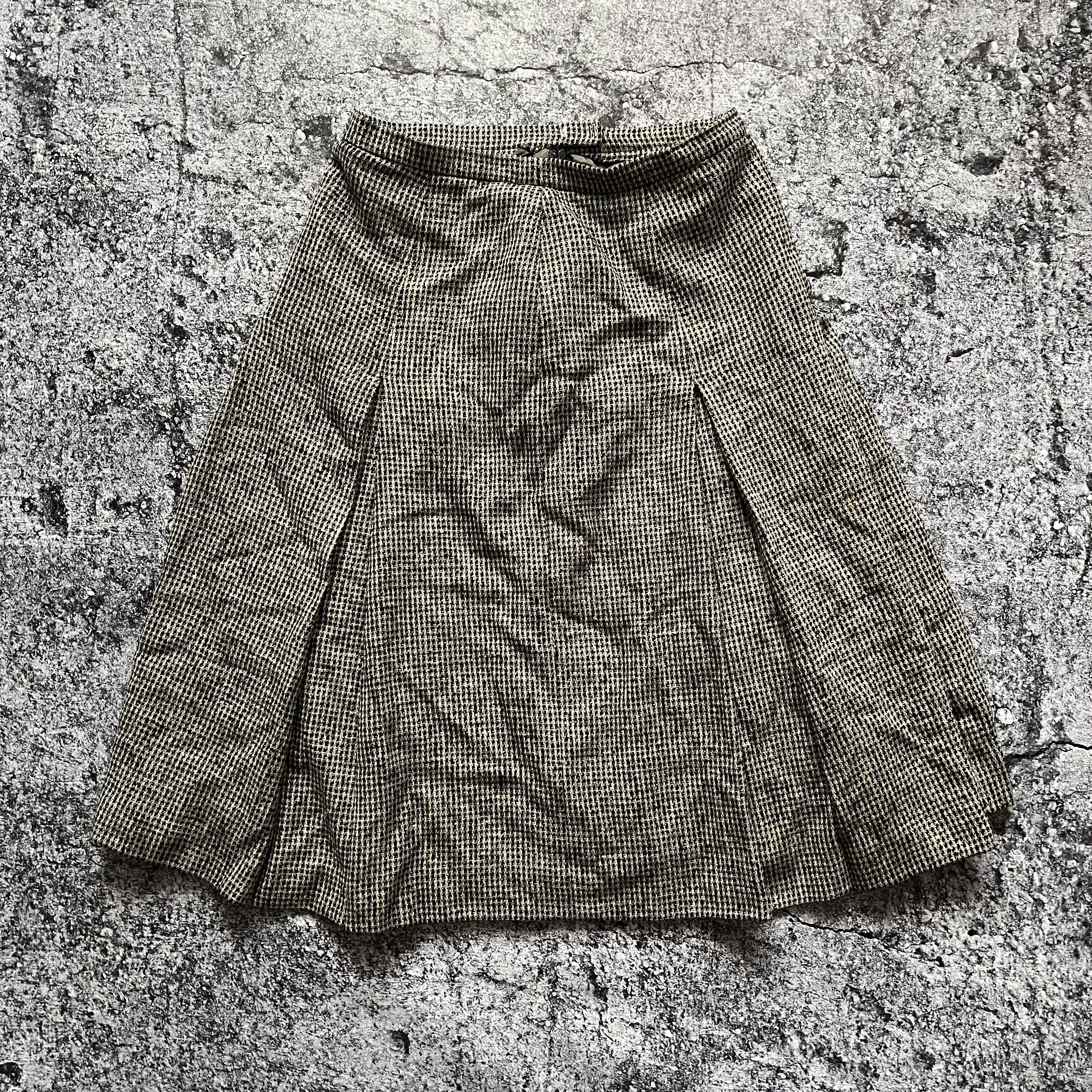Burberry Vintage Burberry Skirt Wool Made in England Size 18 EX LONG Size 36" / US 14 / IT 50 - 1 Thumbnail