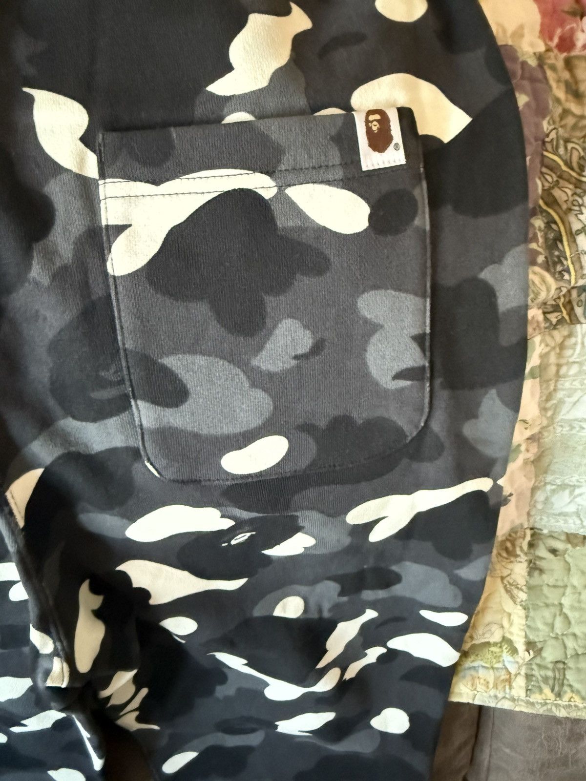 Bape Bape ultimate city camo shark sweatpants Size US 34 / EU 50 - 4 Thumbnail
