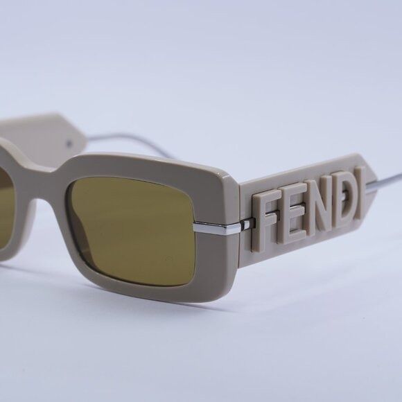 Fendi Fendi FE40133I 57E Sunglasses Brown/Silver Rectangle Frame Size ONE SIZE - 4 Thumbnail