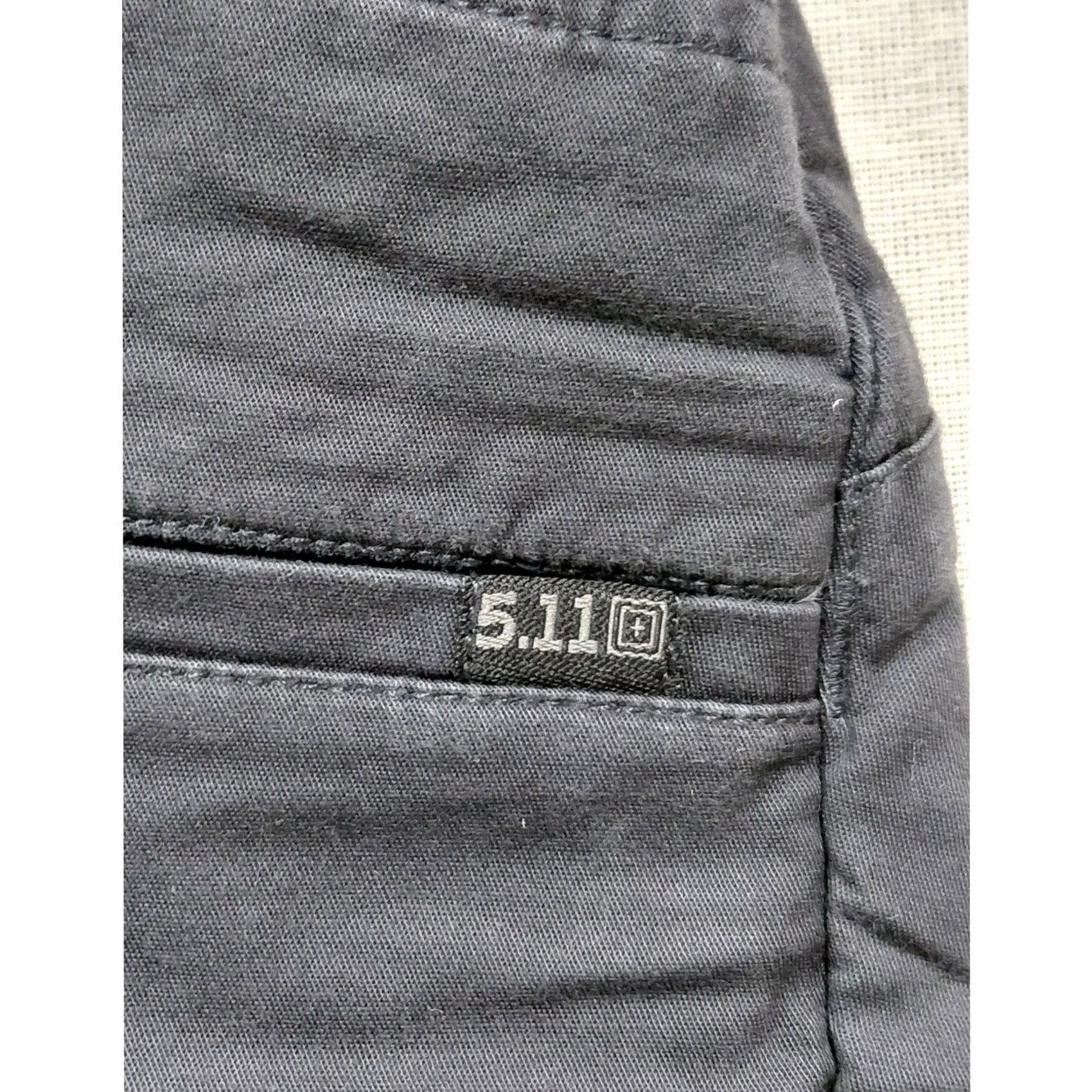 Vintage 5.11 Tactical Shorts Gray Solid Woven Cargo Pocket Men Size 0 Adult Small Button Rise Mid 10-12 In Lightweight Summer Casual Outdoor Functional Logo Size 25" / US 0 / IT 36 - 3 Thumbnail