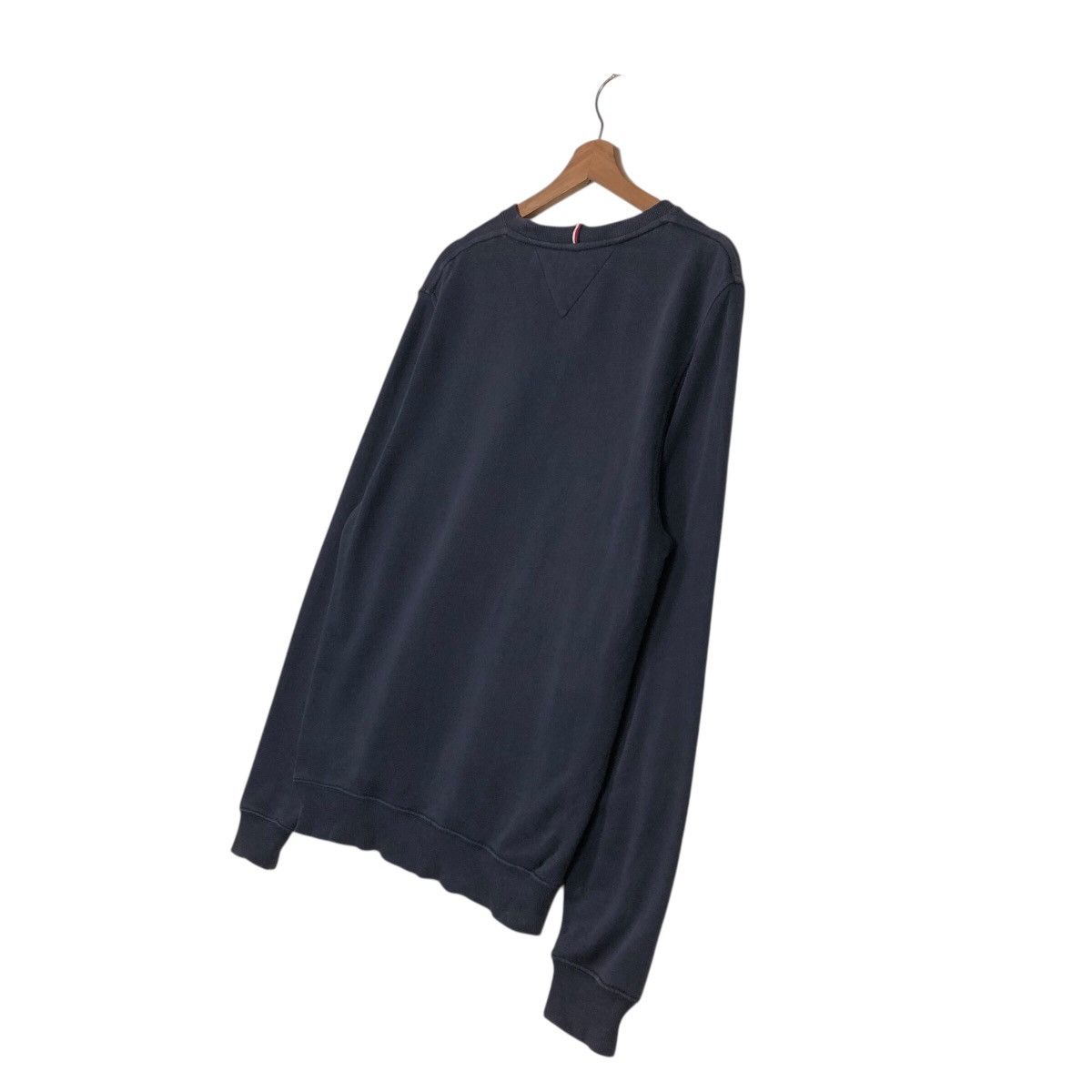 Japanese Brand Tommy Hilfiger Embroidered Flag Stripe Crewneck – Navy Size US M / EU 48-50 / 2 - 11 Thumbnail