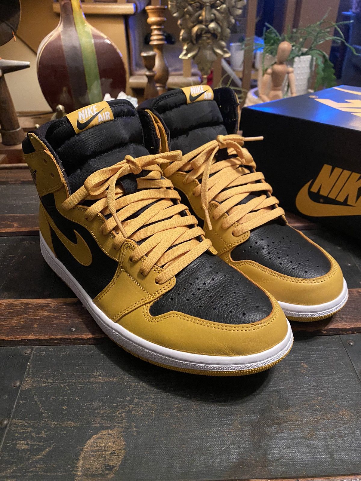 image of Jordan Nike Air Jordan Retro 1 “Pollen” 11M Shoes in Black, Men's