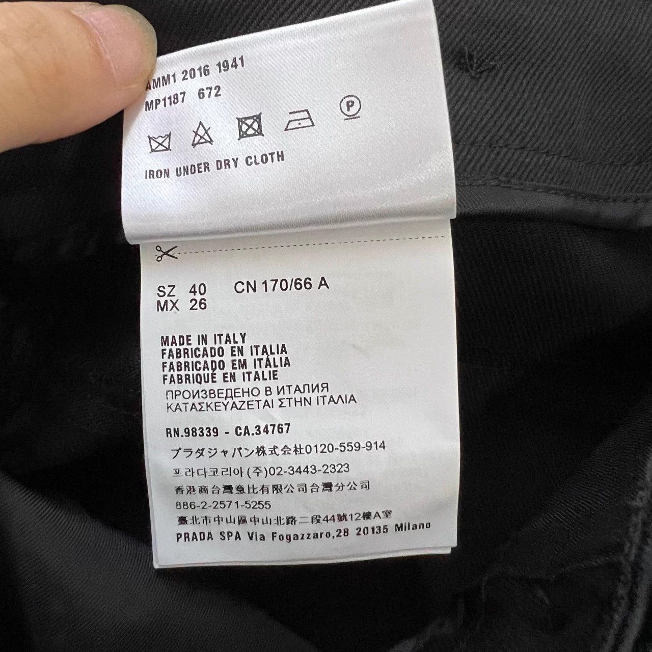 Miu Miu MIU MIU Black Shorts 40 Size 27" / US 4 / IT 40 - 5 Thumbnail
