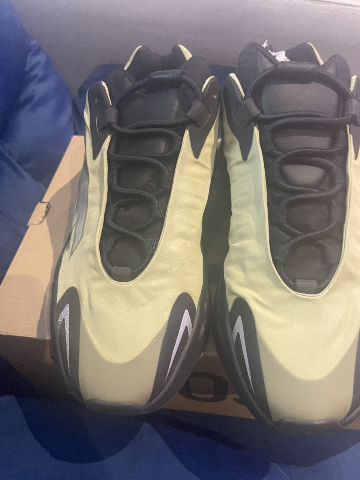 Yeezy Yeezy 700 mnvn resin Size US 11 / EU 44 - 1 Thumbnail