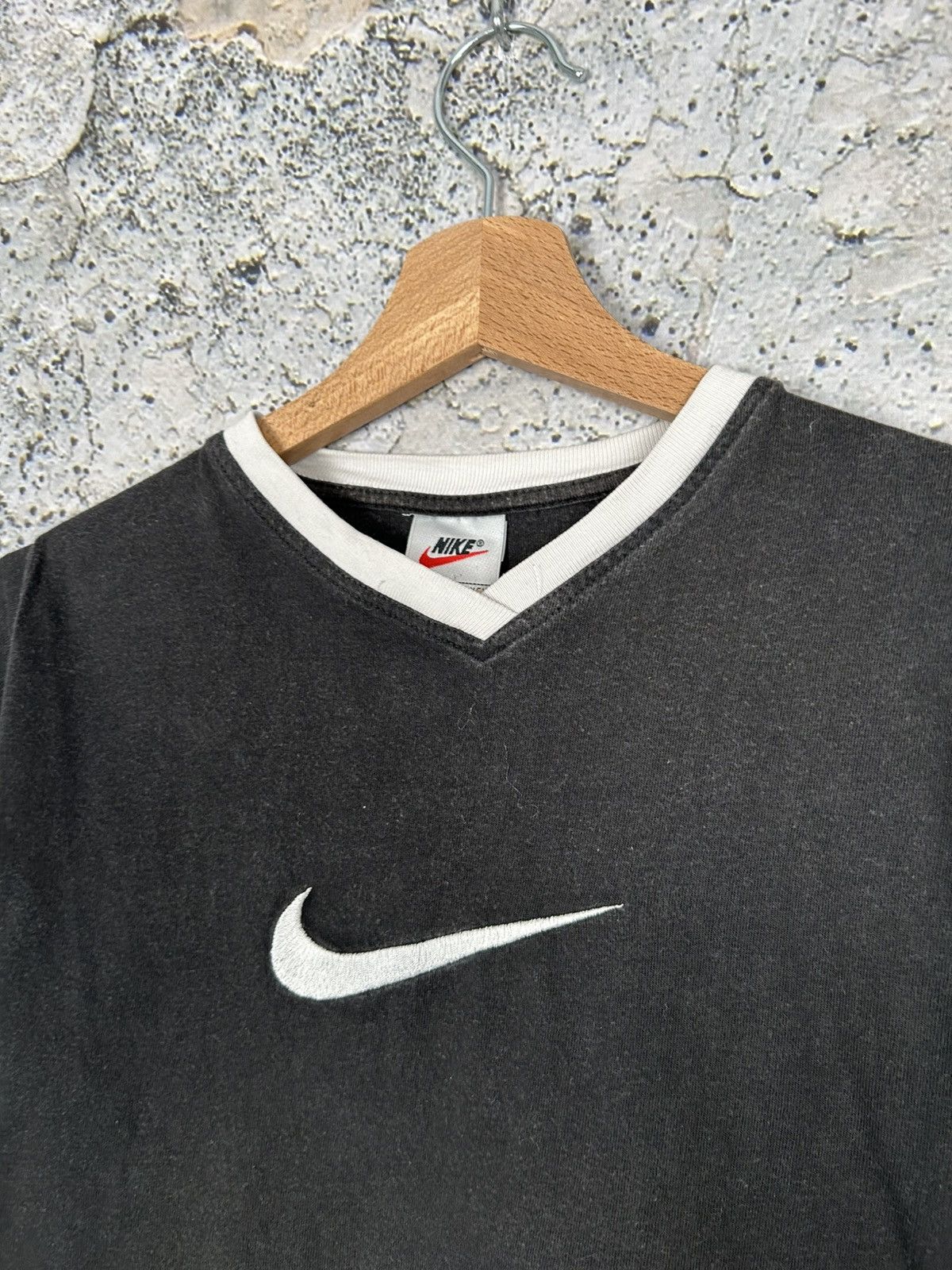 Nike Vintage Nike 90s Big Swoosh Tee Rap Skate Sport Retro Size US XS / EU 42 / 0 - 3 Thumbnail