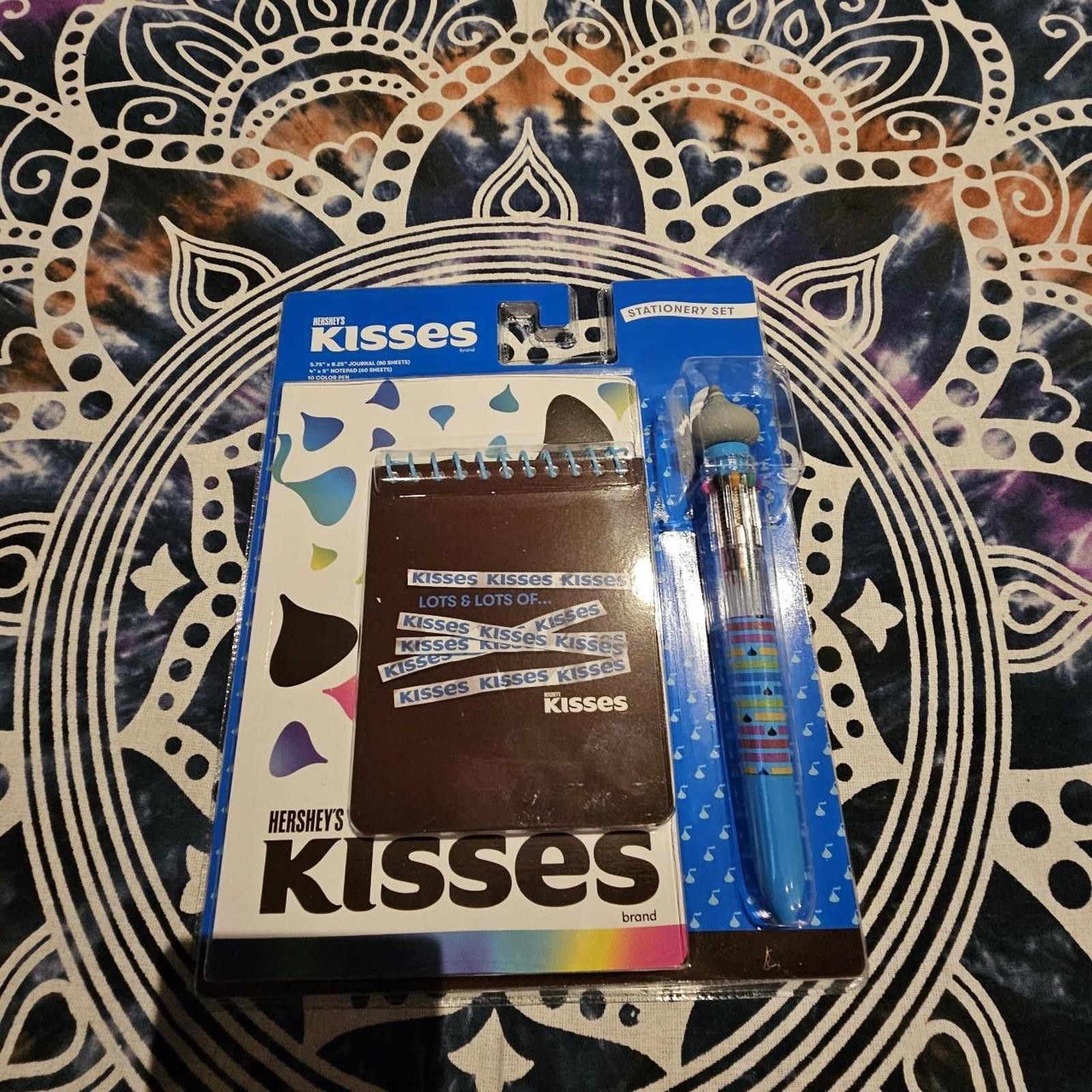 Designer Hershey Kisses Stationary Set Size ONE SIZE - 1 Thumbnail