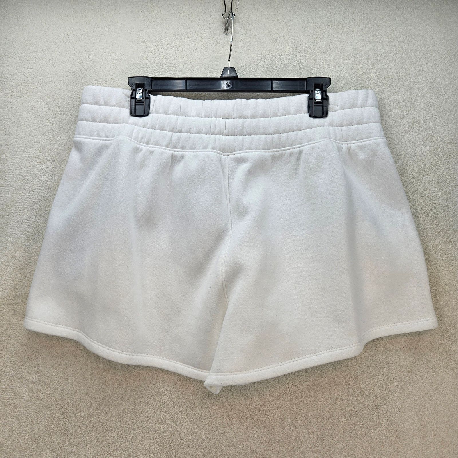 Under Armour UNDER ARMOUR WOMEN'S XL WHITE FLEECE SHORTS PLAYBACK STYLE Size 34" / US 12 / IT 48 - 5 Thumbnail