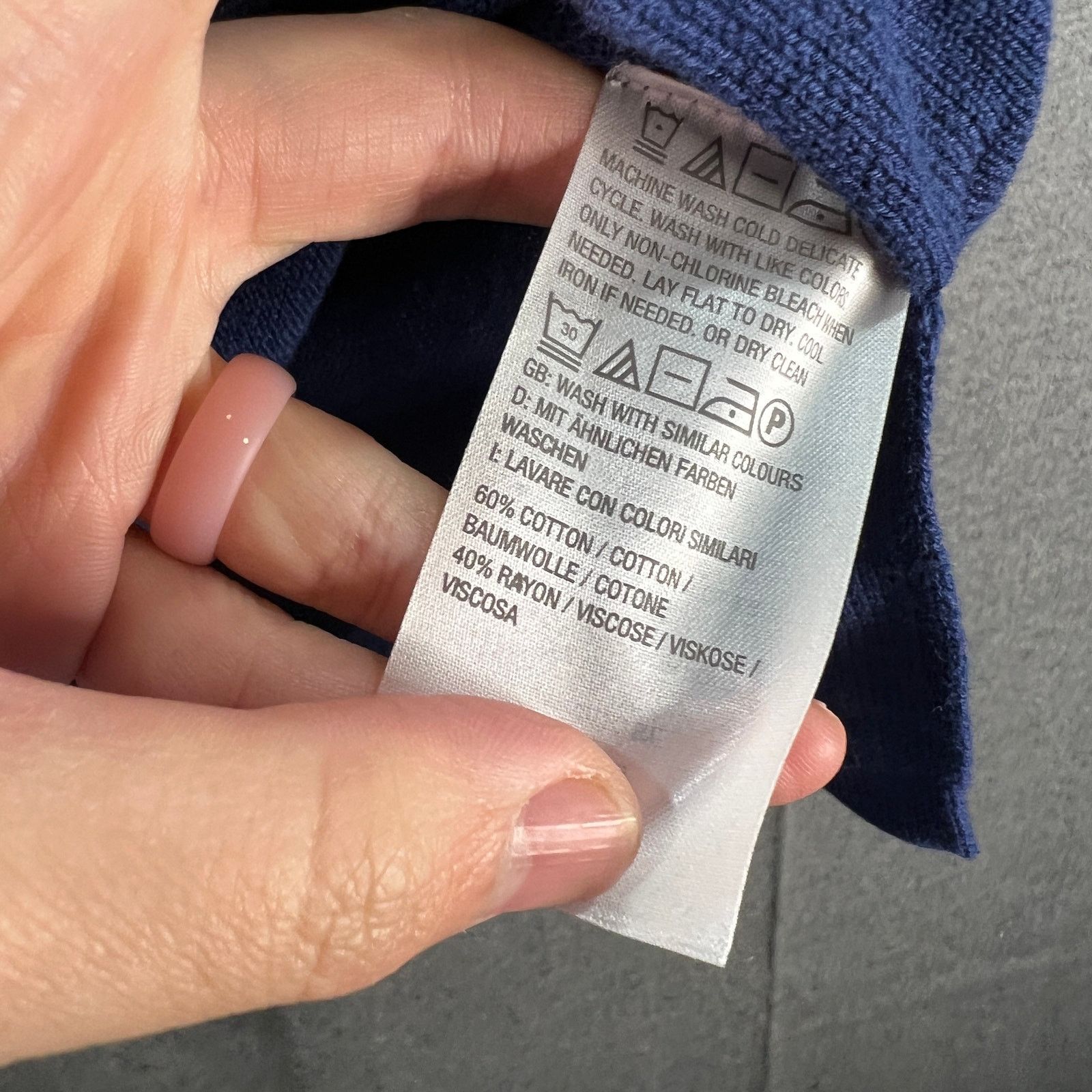 Isaac Mizrahi Isaac Mizrahi Live! V-Neck Sweater Tank Royal Size S / US 4 / IT 40 - 6 Thumbnail