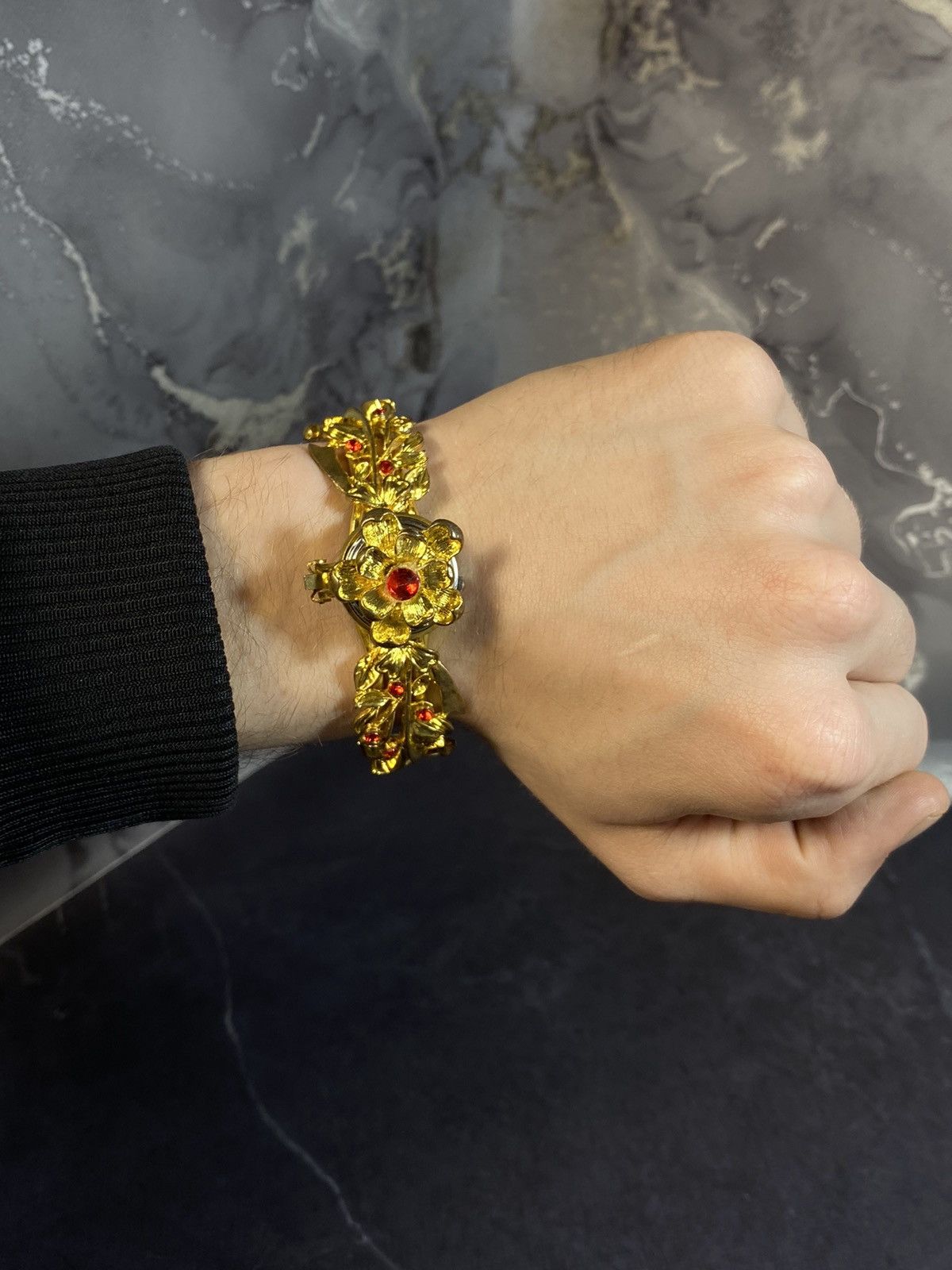 Jewelry Vintage Gold Ornate Bracelet Watch, Japanese Brand Size ONE SIZE - 8 Thumbnail