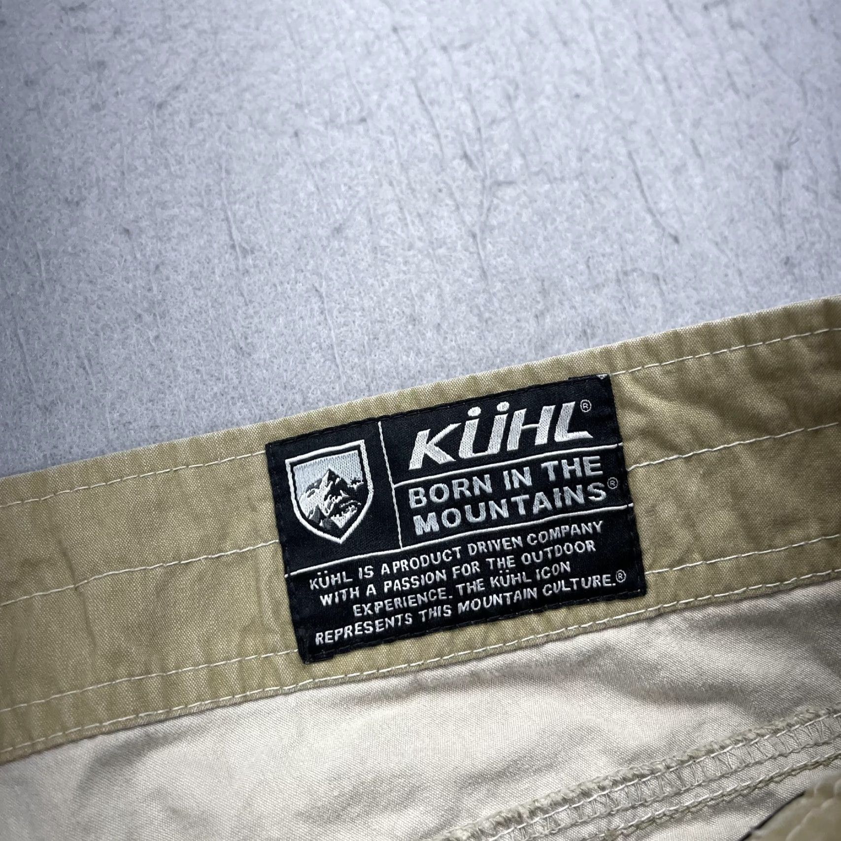 Vintage Kuhl Cargo Shorts Mens 38 Beige Relaxed Fit Canvas 12 In Inseam Casual Travel Summer Pocketed Size US 38 / EU 54 - 4 Thumbnail