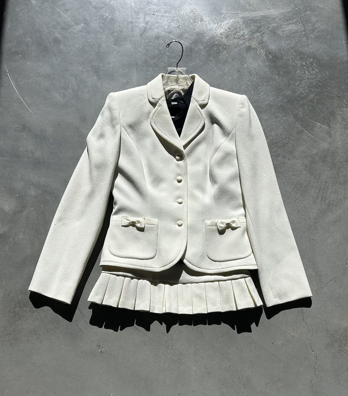 Vintage Brand new white Liz Claiborne suit Size S / US 4 / IT 40 - 1 Thumbnail
