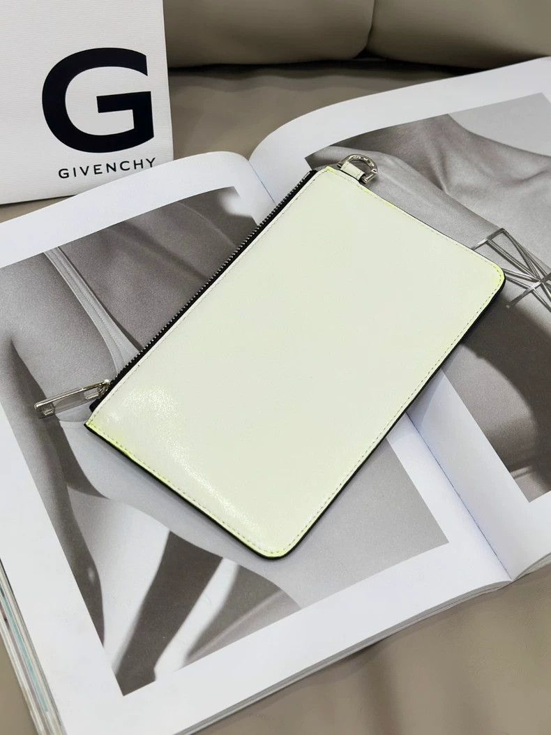 Givenchy Givenchy Black and White Color Block Handbag Size ONE SIZE - 3 Thumbnail