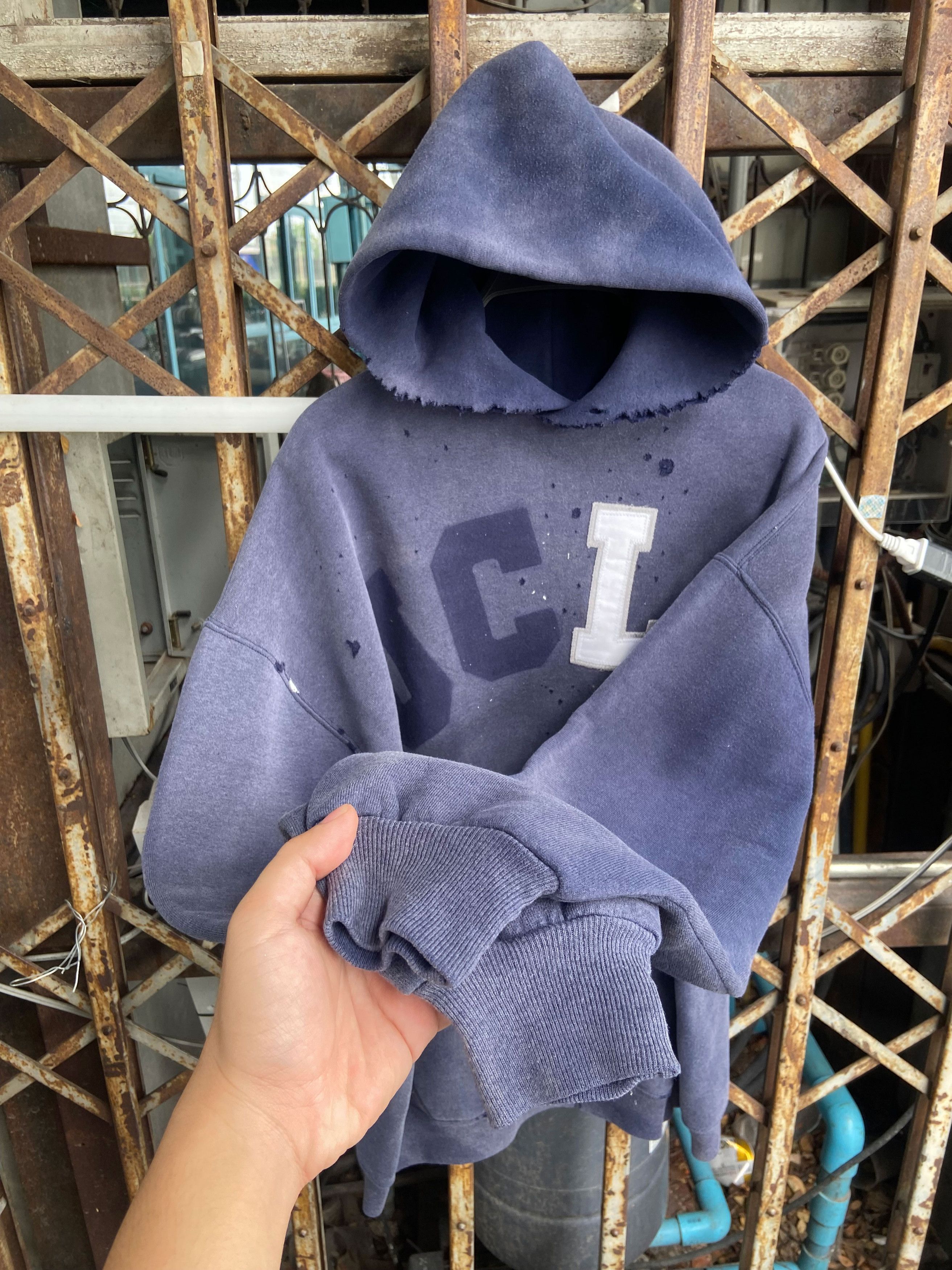 Russell Athletic 90s Vintage Thrashed Russell ”UCLA“ Hoodie Size US XL / EU 56 / 4 - 13 Thumbnail