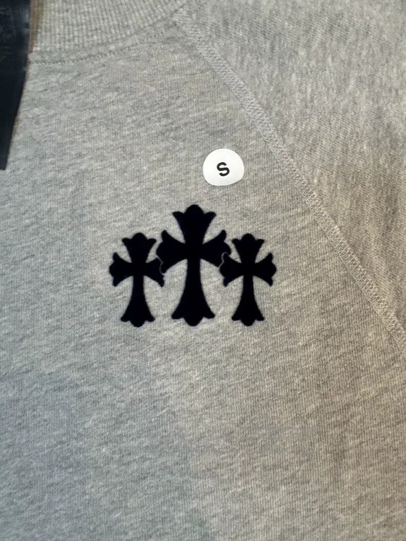 Chrome Hearts CHROME HEARTS Size S Grey flocking sweater three-letter flo Size US S / EU 44-46 / 1 - 3 Thumbnail