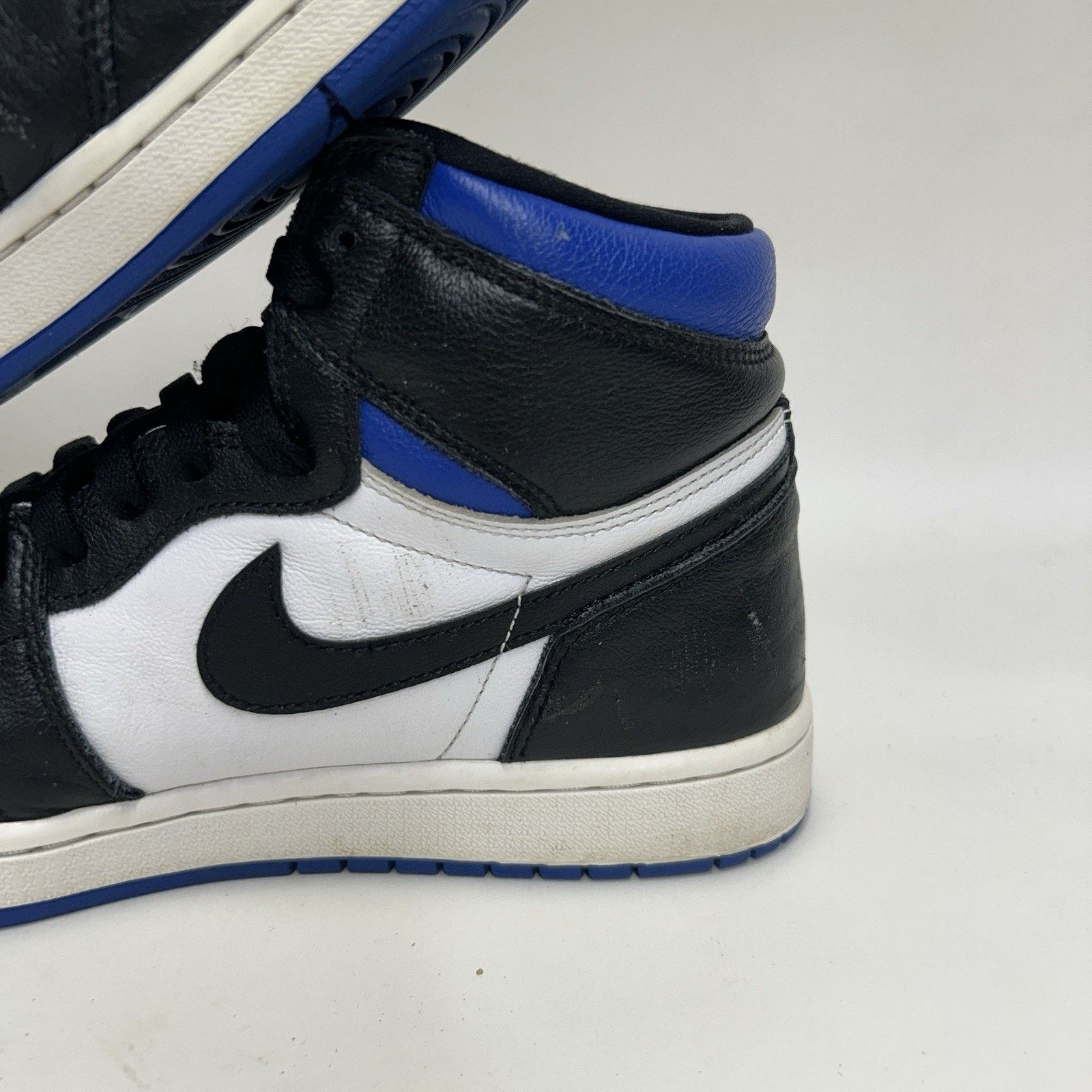 Jordan Brand Nike Air Jordan 1 Retro High OG “Royal Toe” 555088-041 Size US 10 / EU 43 - 9 Thumbnail