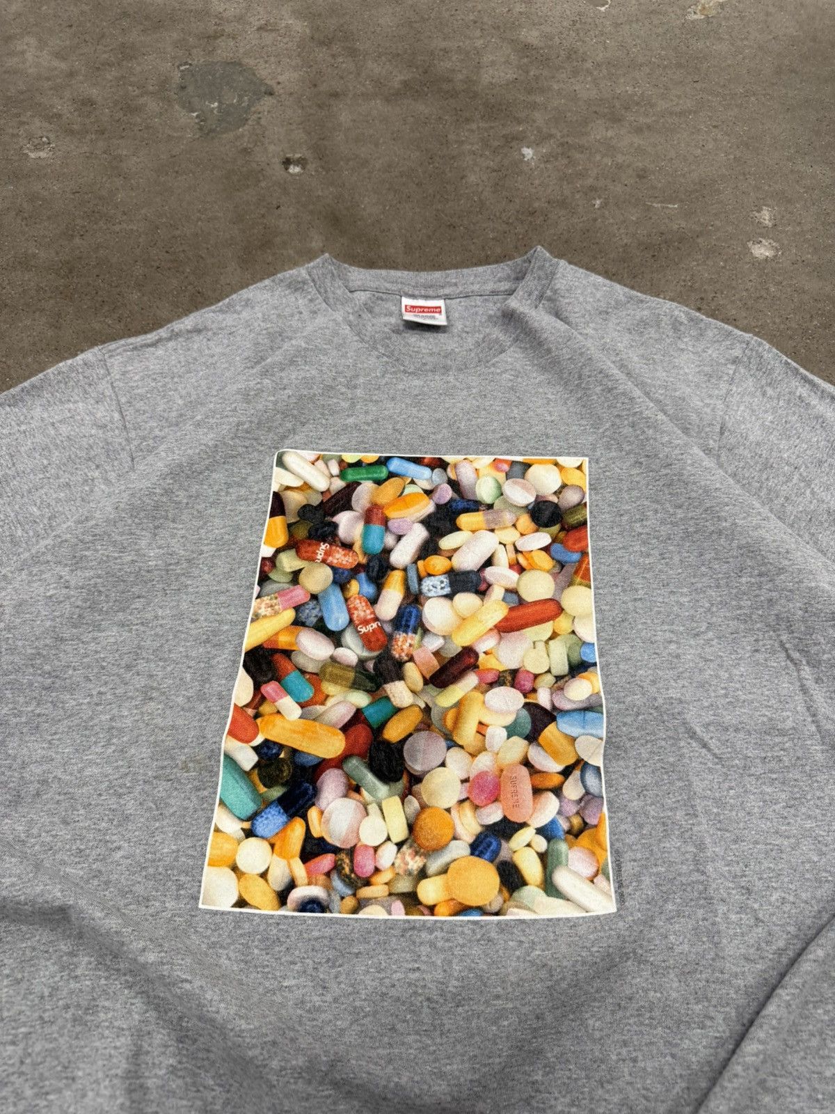 Supreme RARE SUPREME DRUGS PILLS T SHIRT Size US L / EU 52-54 / 3 - 3 Thumbnail