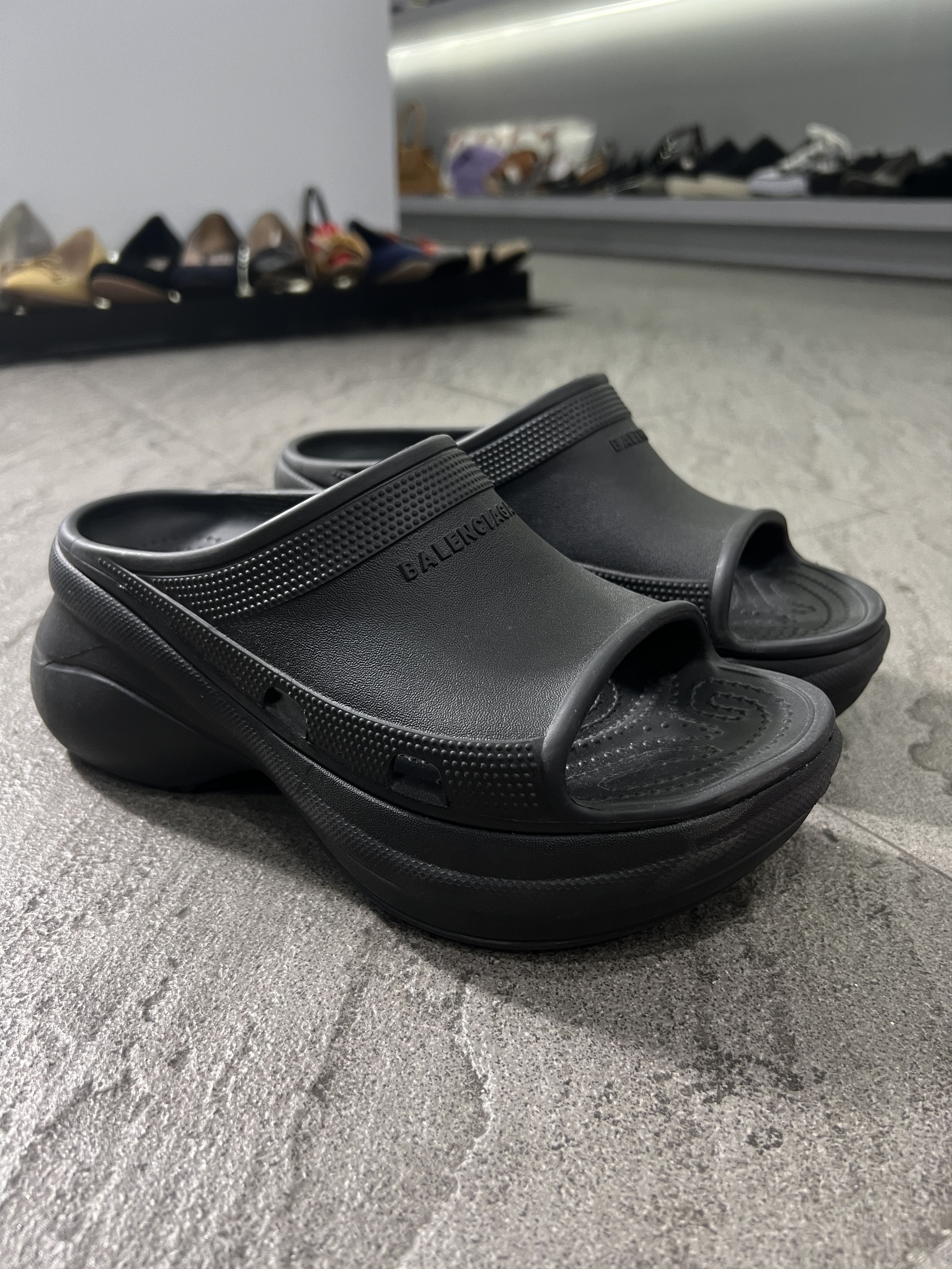 Balenciaga Balenciaga x Crocs Platform Slides Black EU38 Size US 8 / IT 38 - 3 Thumbnail
